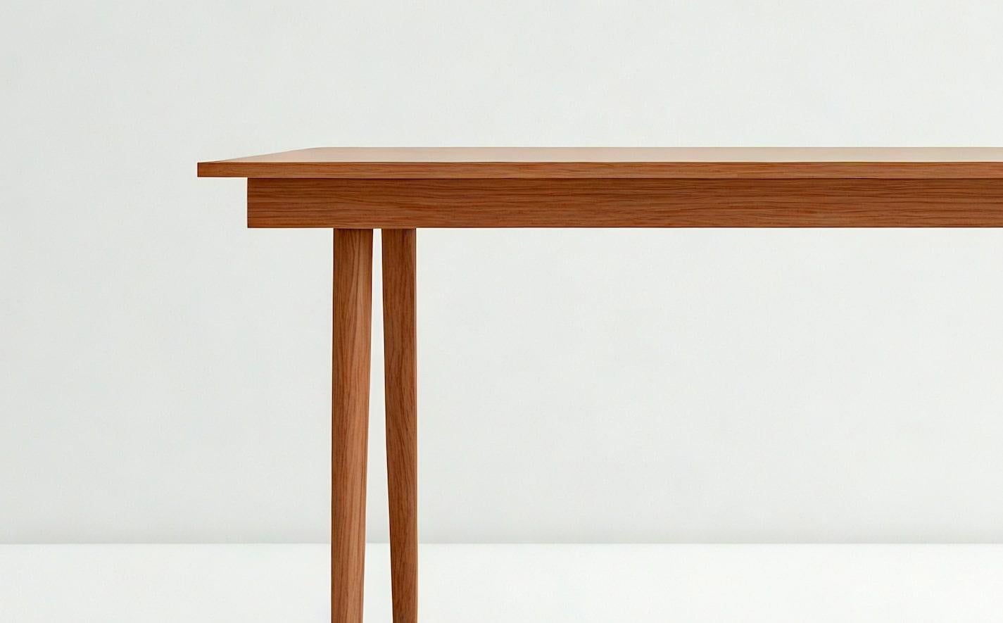 Moderner Teak-Schreibtisch aus der Jahrhundertmitte - Handcrafted by Artisanal (Moderne der Mitte des Jahrhunderts) im Angebot