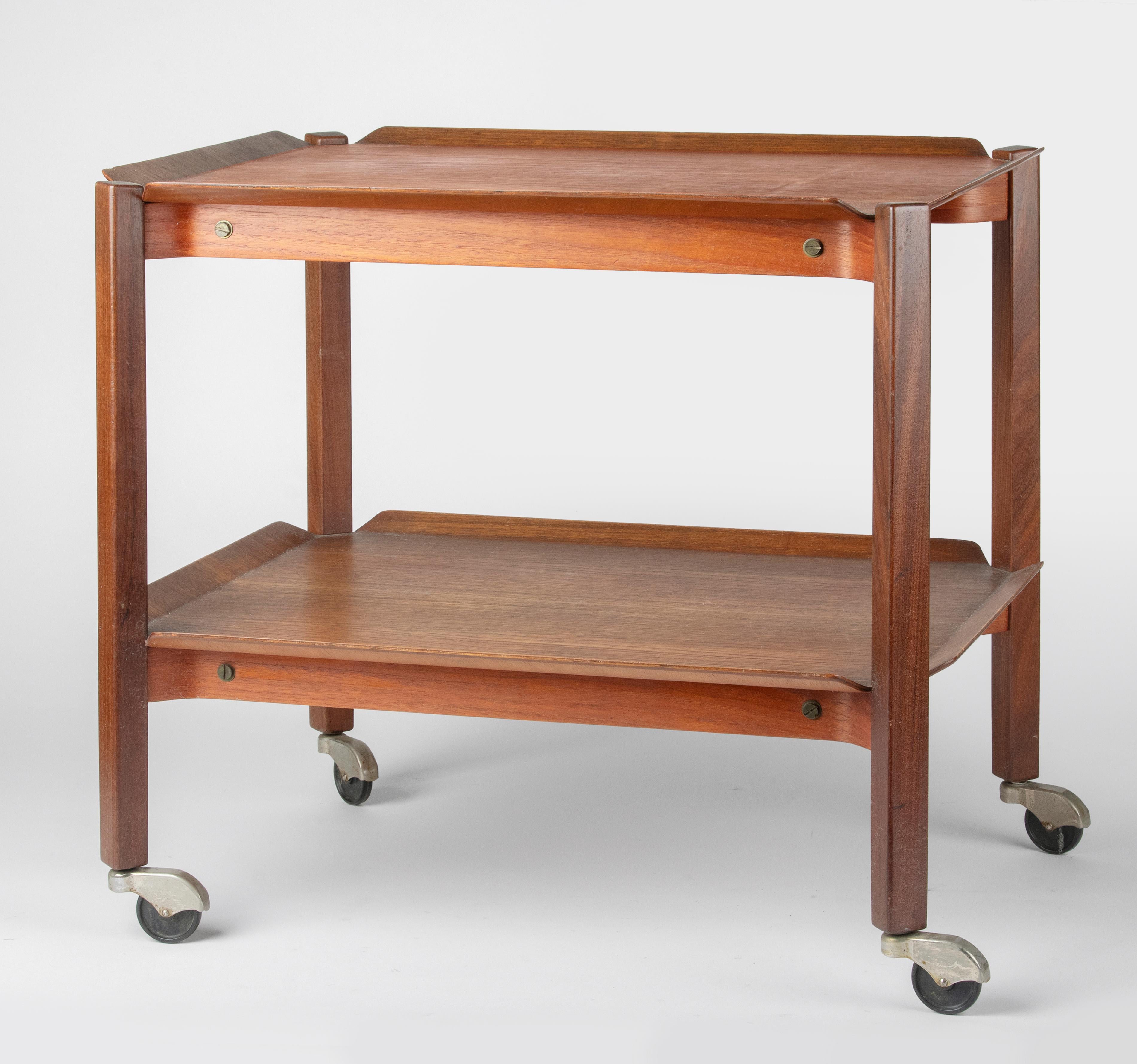 20ième siècle Chariot de bar en teck de style moderne du milieu du siècle dernier - Cees Braakman Modèle PT10 en vente