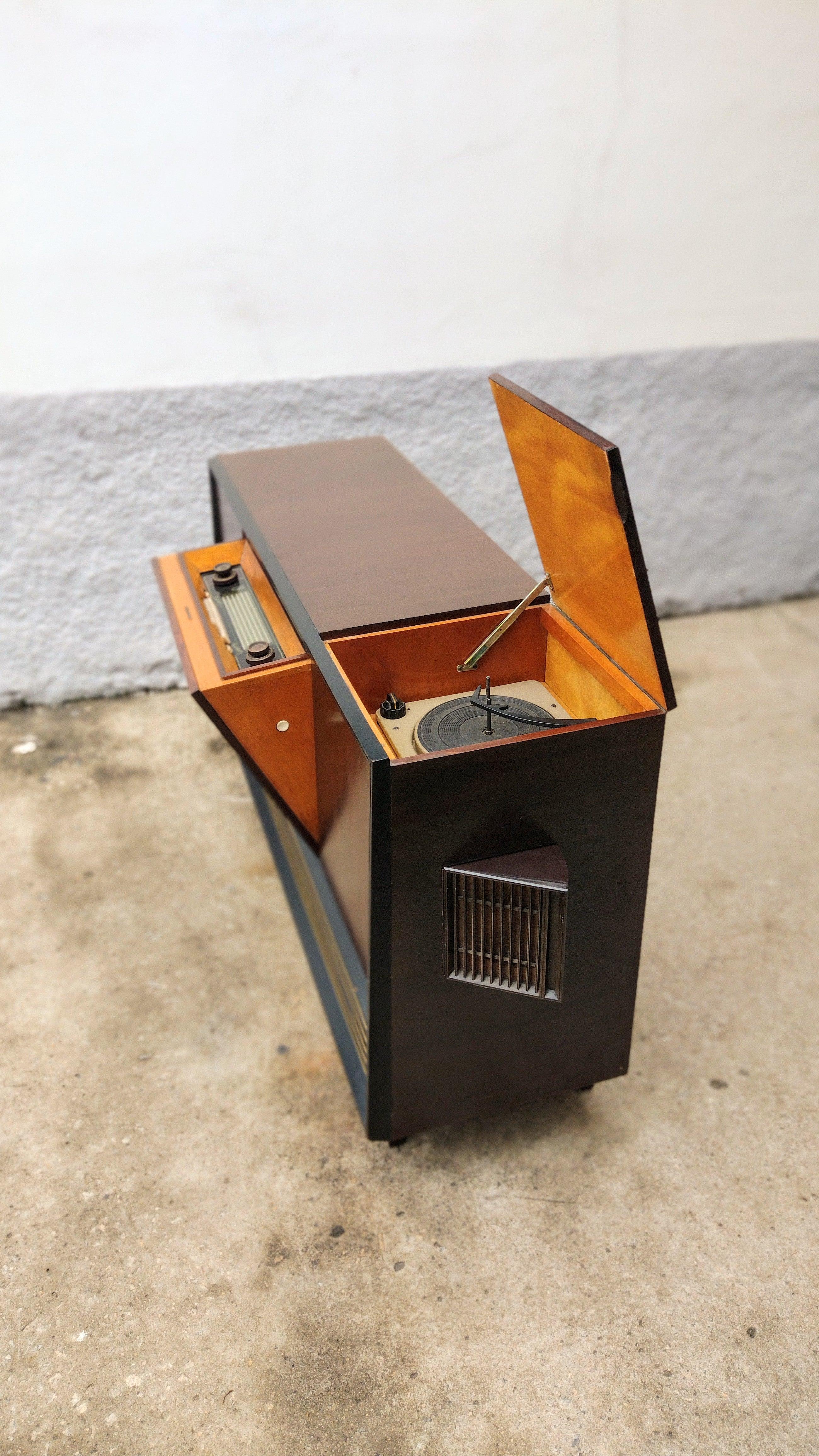 Mid-Century Modern Telefunken Radio Victrola 'Does Not Work' For Sale 12