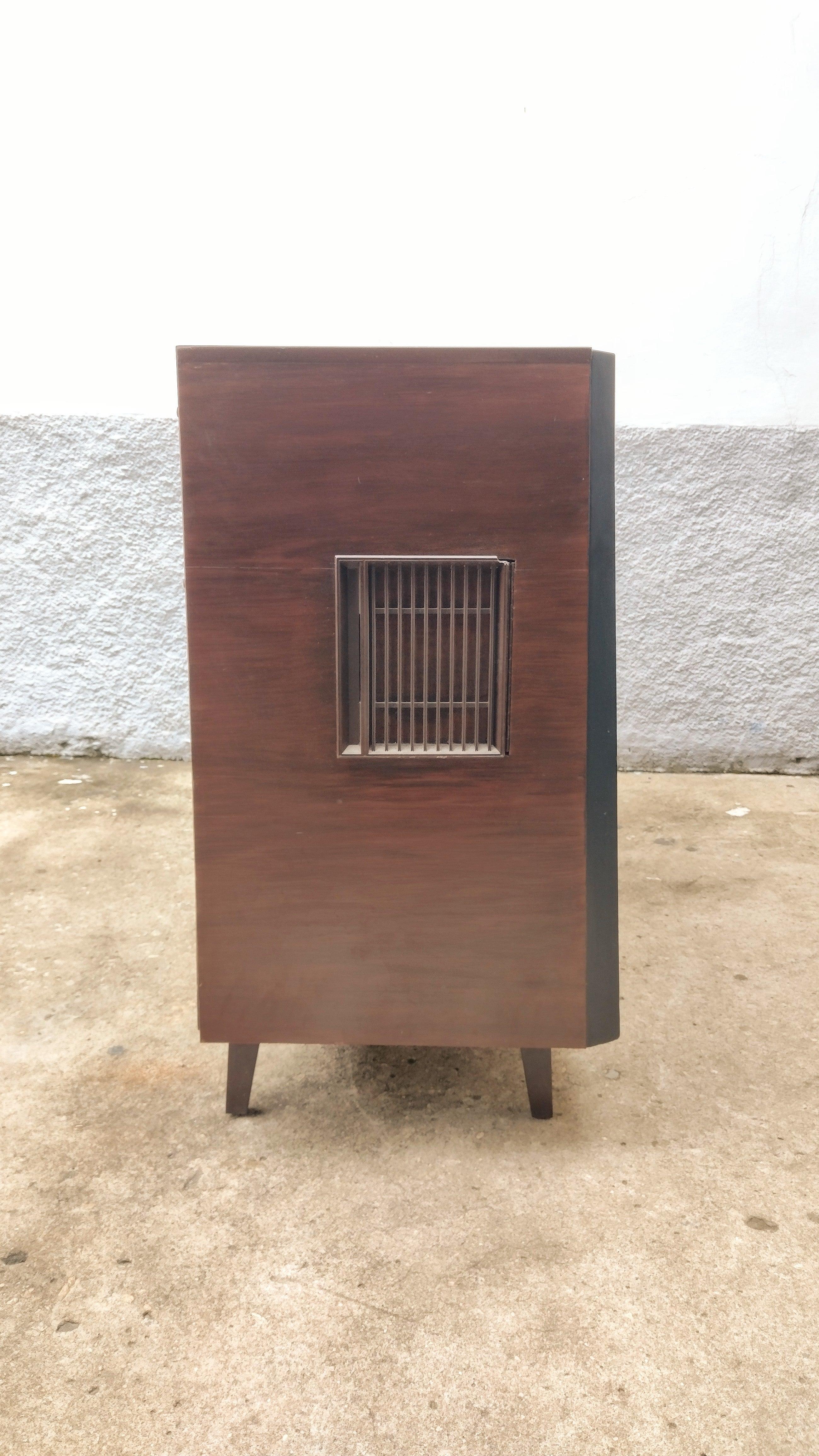 Mid-Century Modern Telefunken Radio Victrola 'Does Not Work' In Good Condition For Sale In SAO PAULO, BR