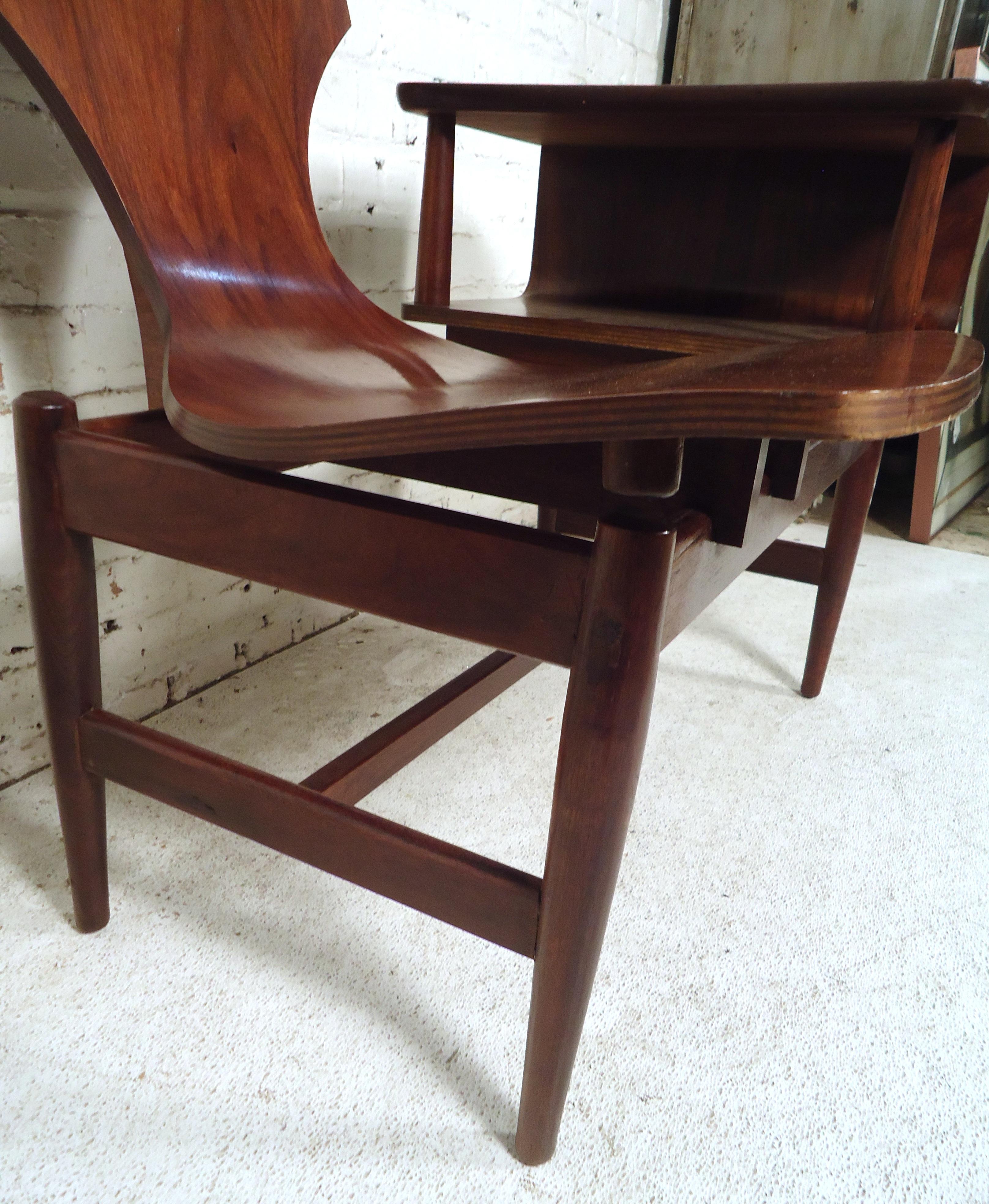 Mid-Century Modern Telephone Chair In Excellent Condition In Brooklyn, NY