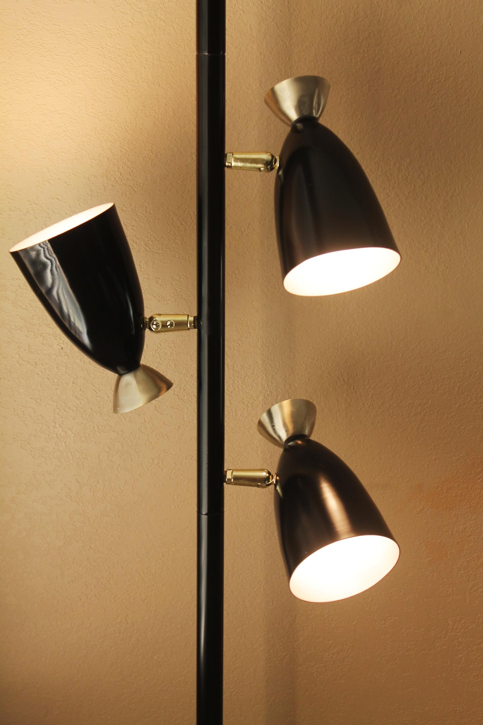 Americano Lampada a palo a tensione del metà del secolo scorso Razzo atomico con paralumi a siluro 1950 Decor in vendita