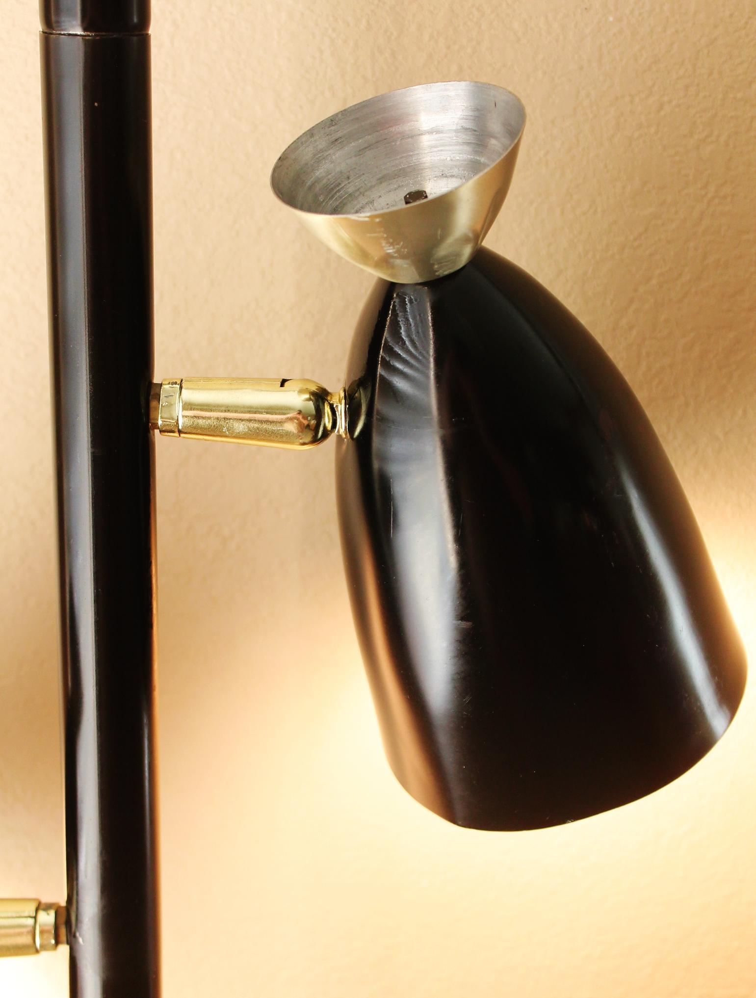 Metallo Lampada a palo a tensione del metà del secolo scorso Razzo atomico con paralumi a siluro 1950 Decor in vendita