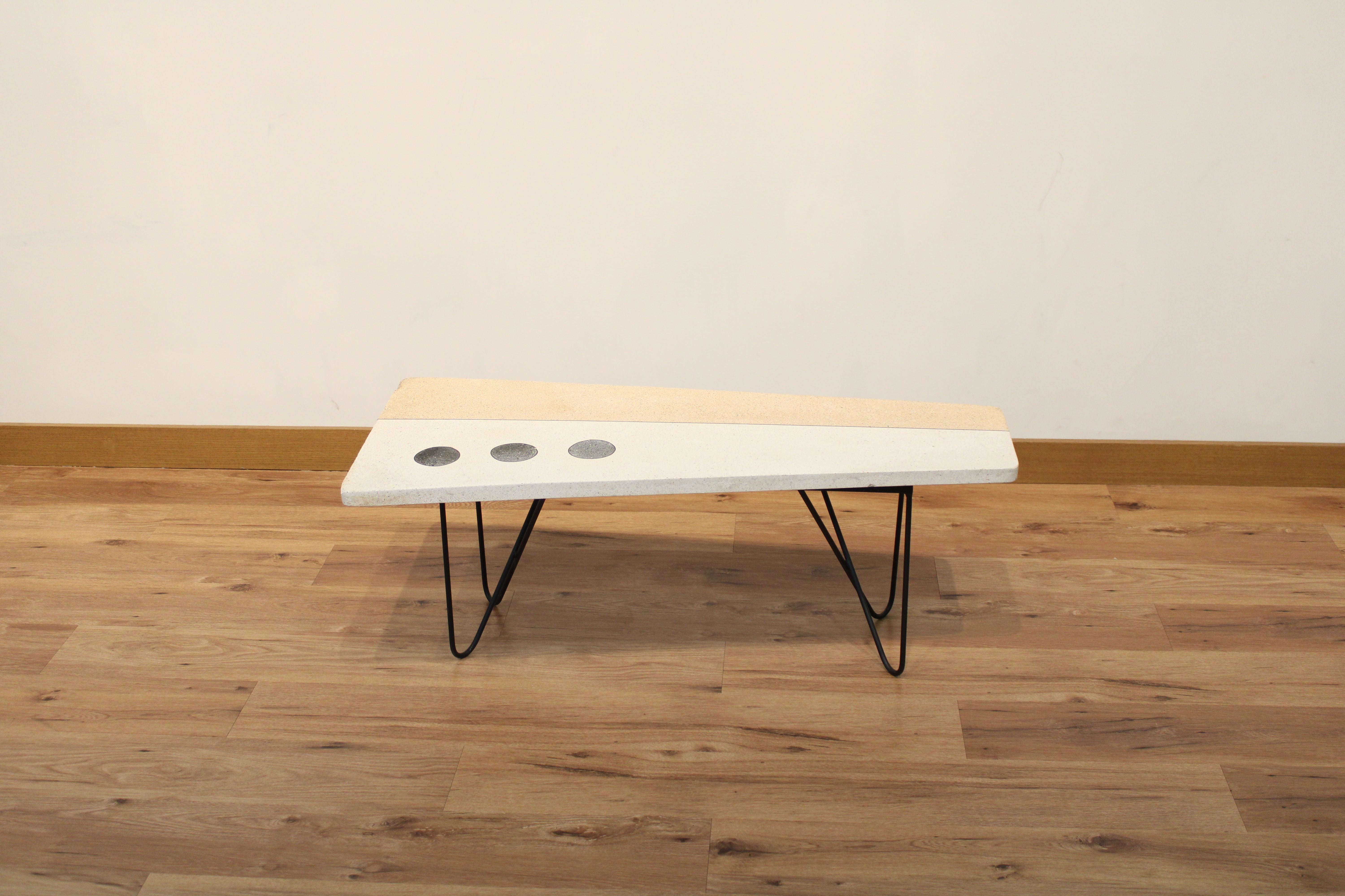 Métal Table basse en terrazzo moderne du milieu du siècle dernier en vente