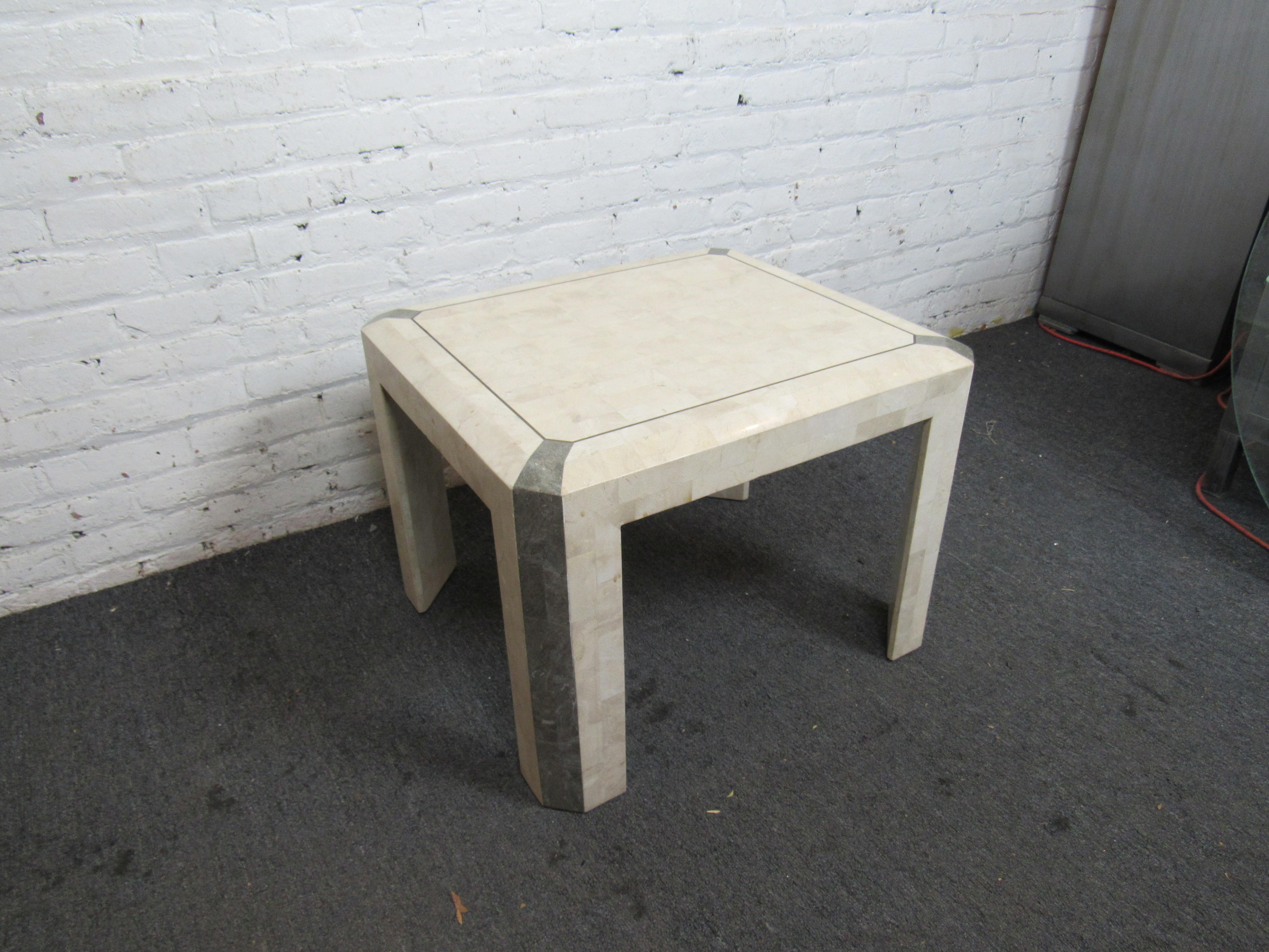 Mid-Century Modern Tessellated Stone Side Table In Good Condition For Sale In Brooklyn, NY