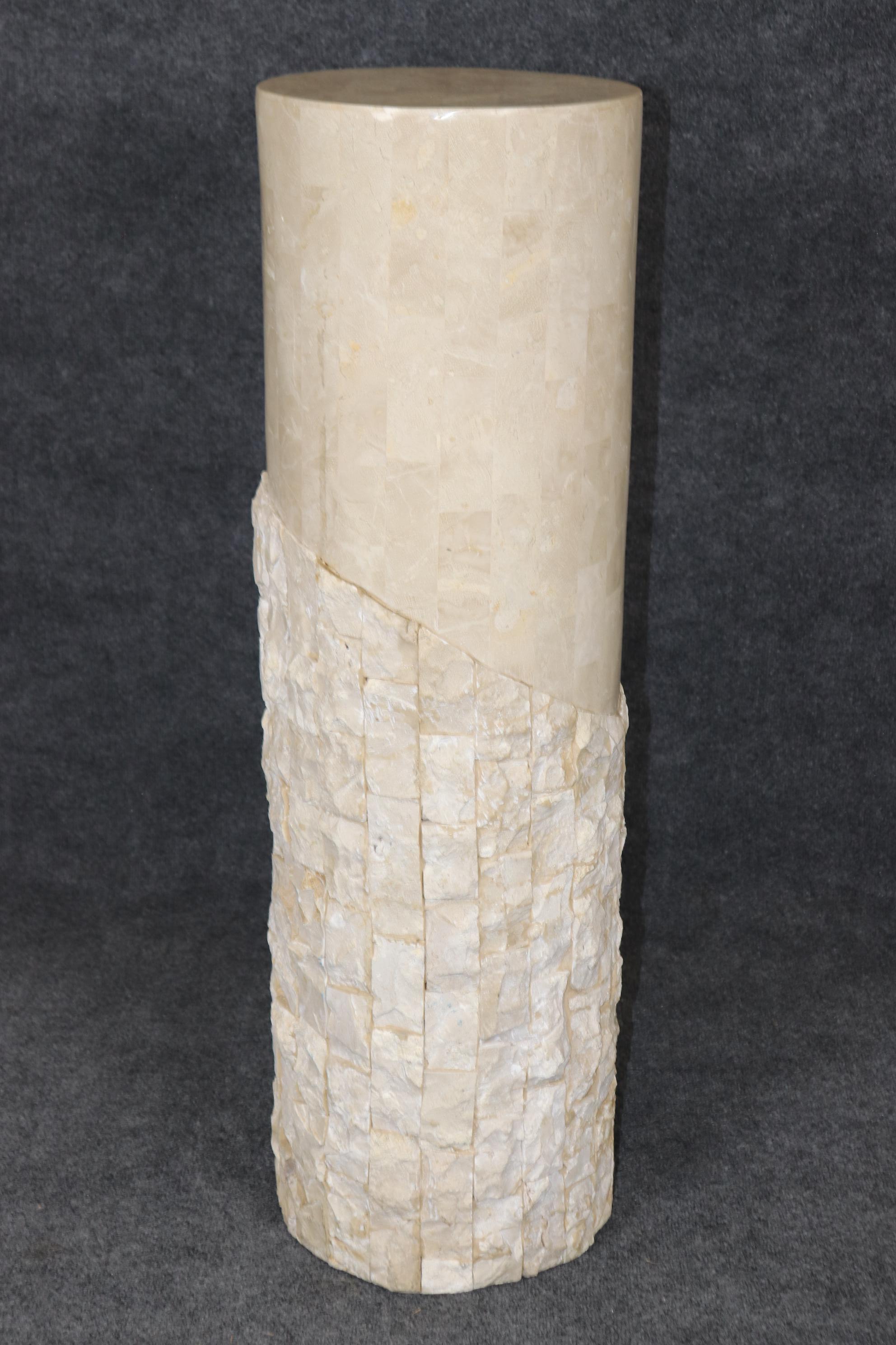 Moderne Piédestal en travertin tessellé mi-siècle moderne de Karl Springer en vente
