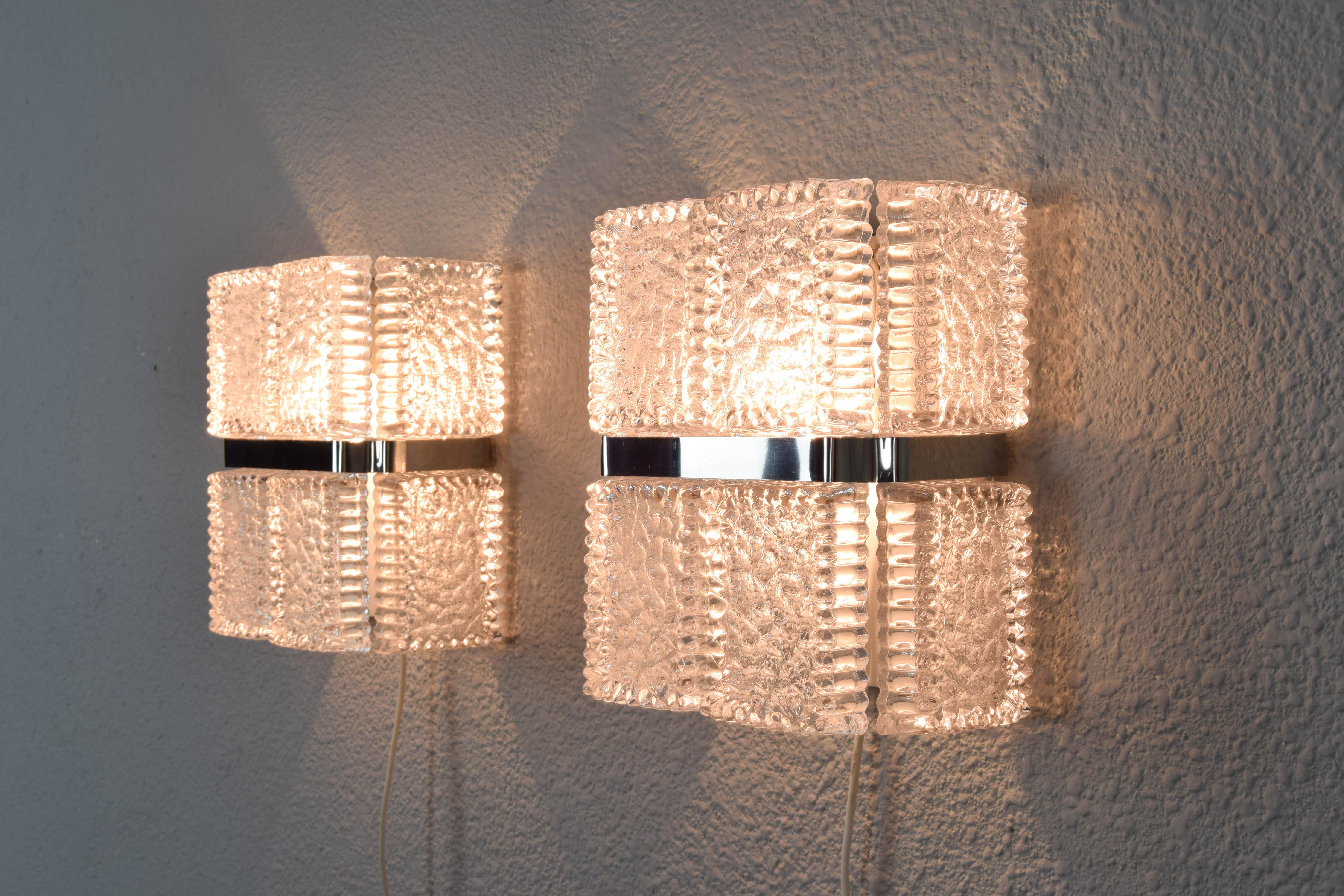 Mid-Century Modern Textured Crystal Kaiser Chandelier and Sconces, Germany, 1960 In Good Condition In Escalona, Toledo