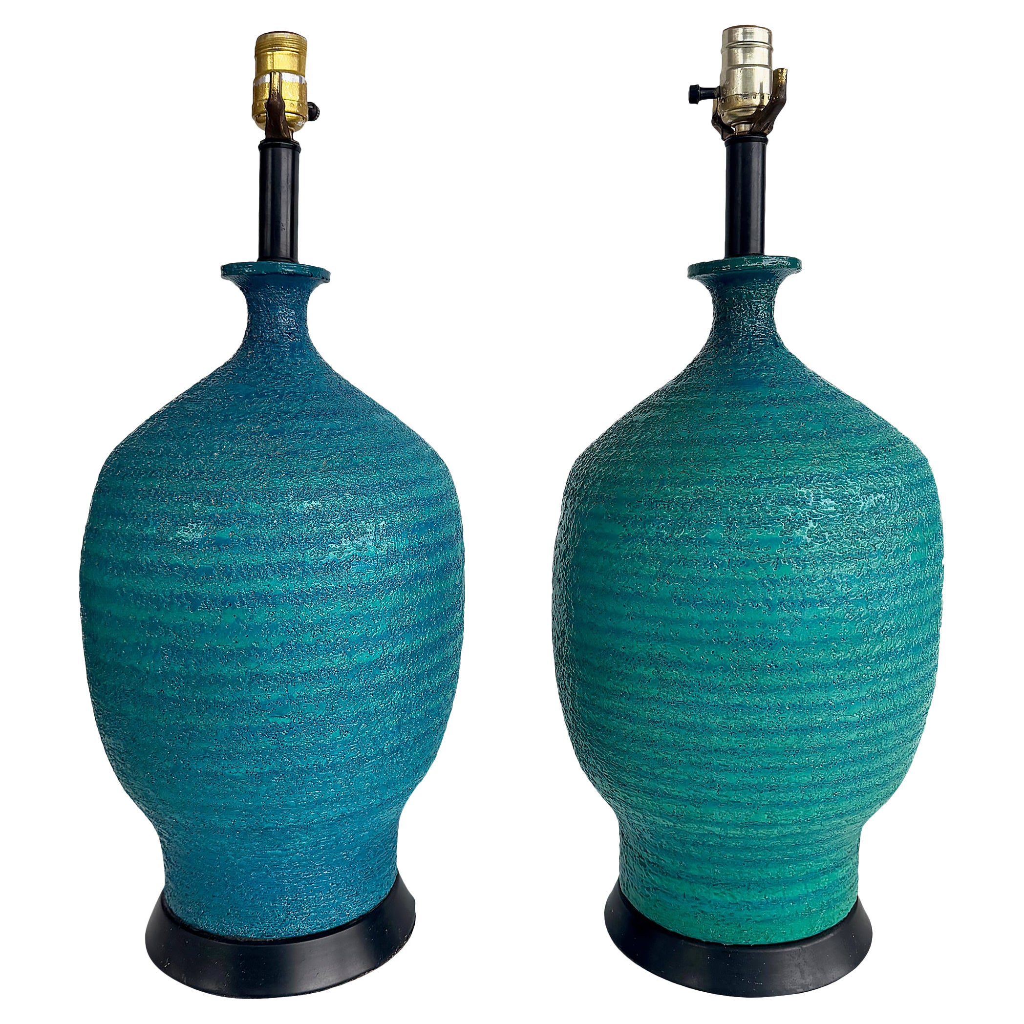 Mid-century Modern Textured Glazed Pottery Lamps, Pair, Quartite Creative Corp. For Sale