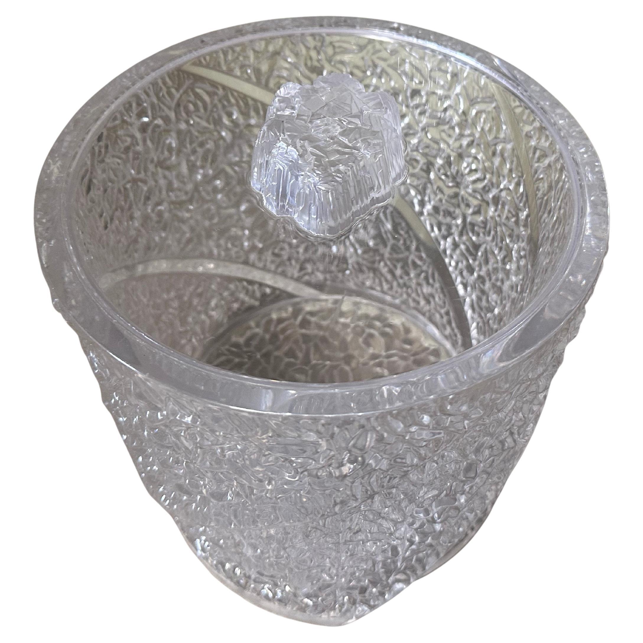 Mid-Century Modern Textured Lucite Ice Bucket in the Style of Wilardy For Sale 5