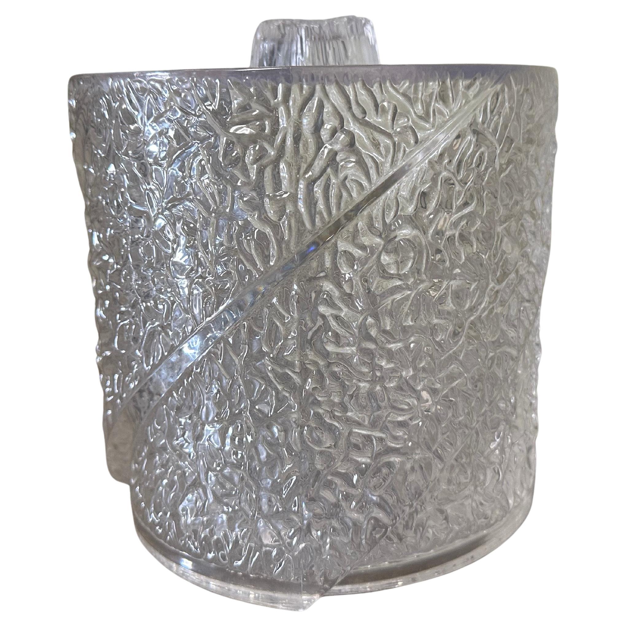 North American Mid-Century Modern Textured Lucite Ice Bucket in the Style of Wilardy For Sale