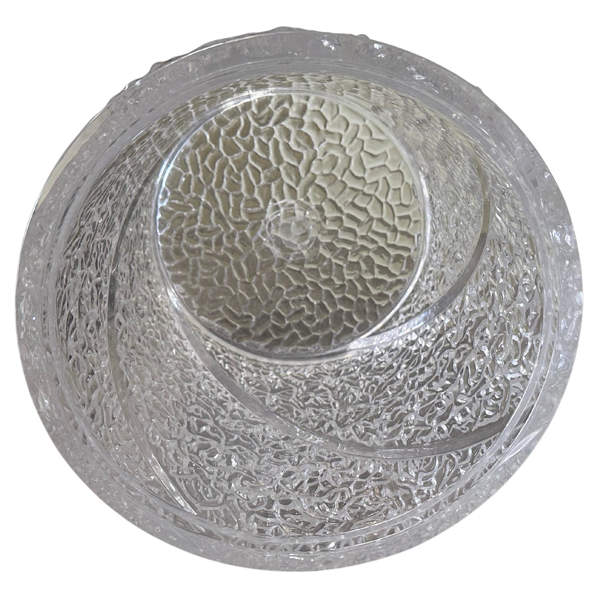 Mid-Century Modern Textured Lucite Ice Bucket in the Style of Wilardy In Good Condition For Sale In San Diego, CA