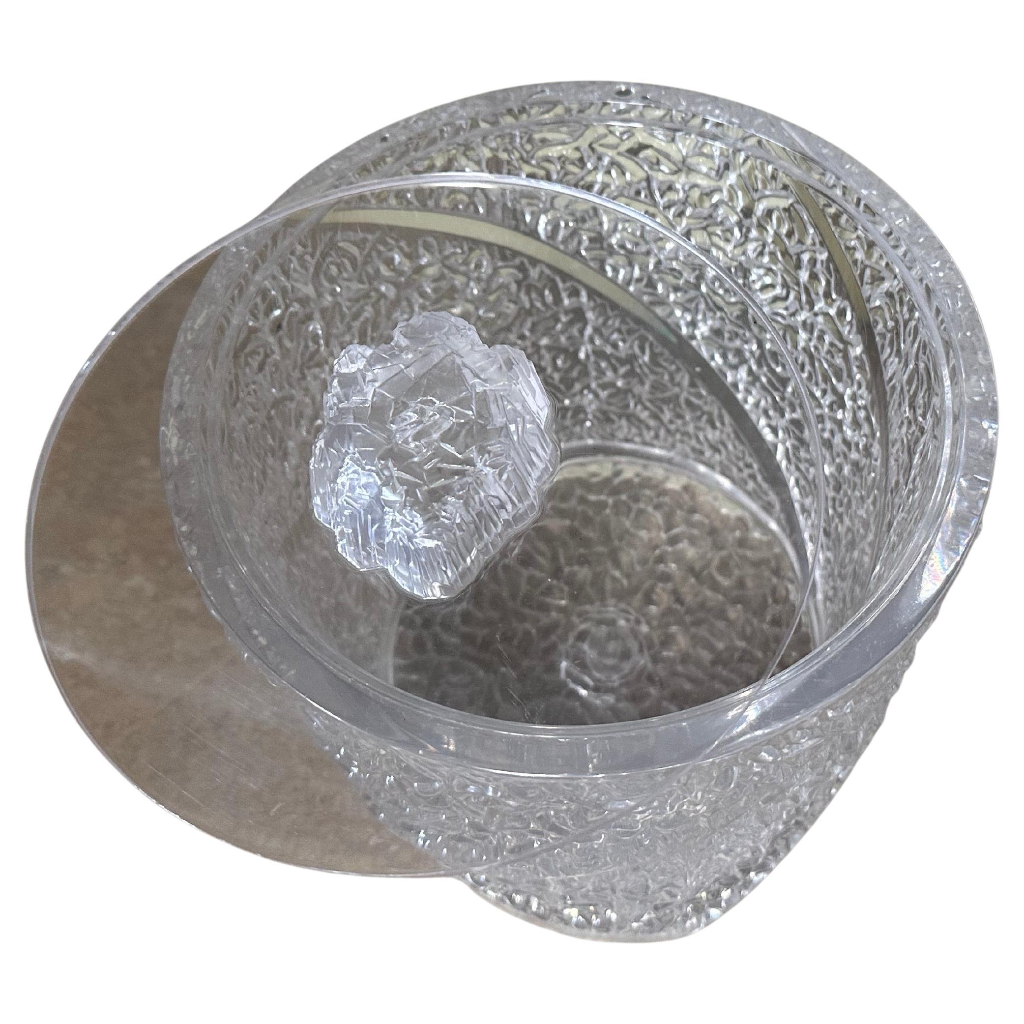 Mid-Century Modern Textured Lucite Ice Bucket in the Style of Wilardy For Sale 1