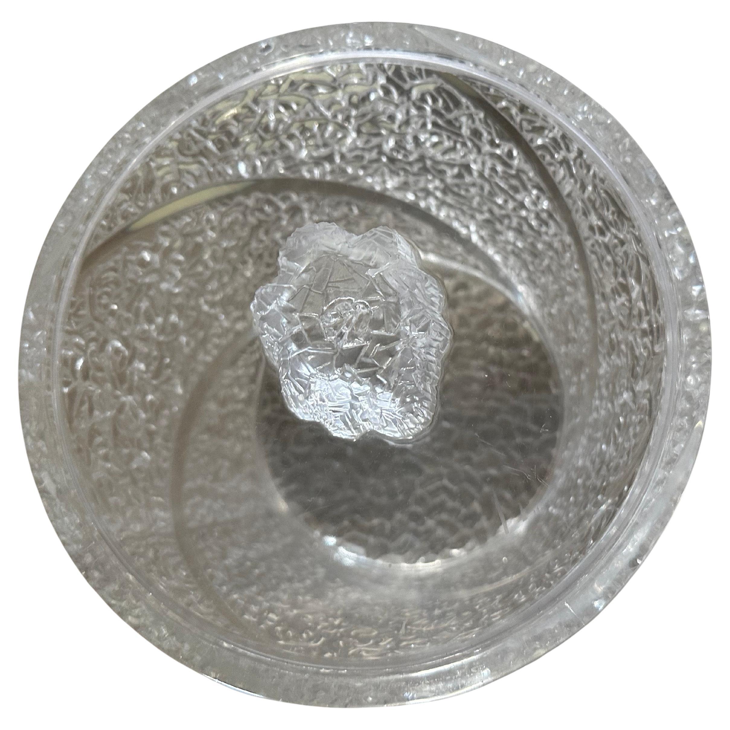 Mid-Century Modern Textured Lucite Ice Bucket in the Style of Wilardy For Sale 3