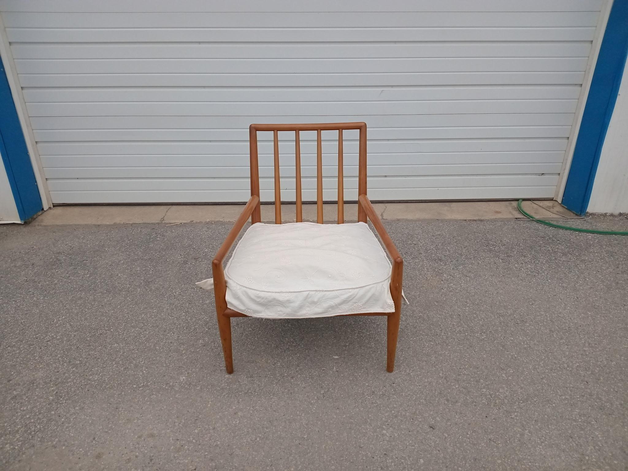Moderna de mediados de siglo T.H. Robsjohn-Gibbings para Widdicomb Silla de salón en venta 3