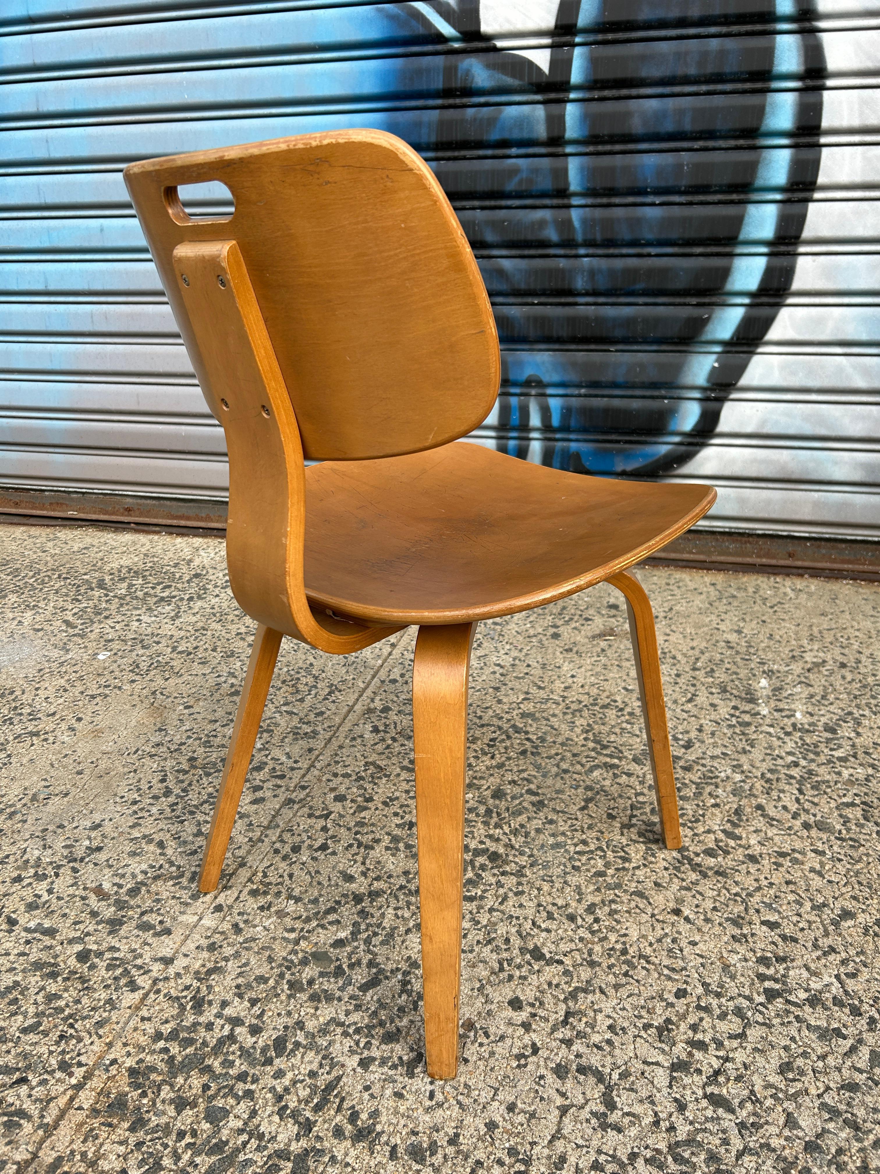 Américain Chaise de salle à manger Thonet Bentwood Bentwood plywood birch Mid-Century Modern 10 available  en vente