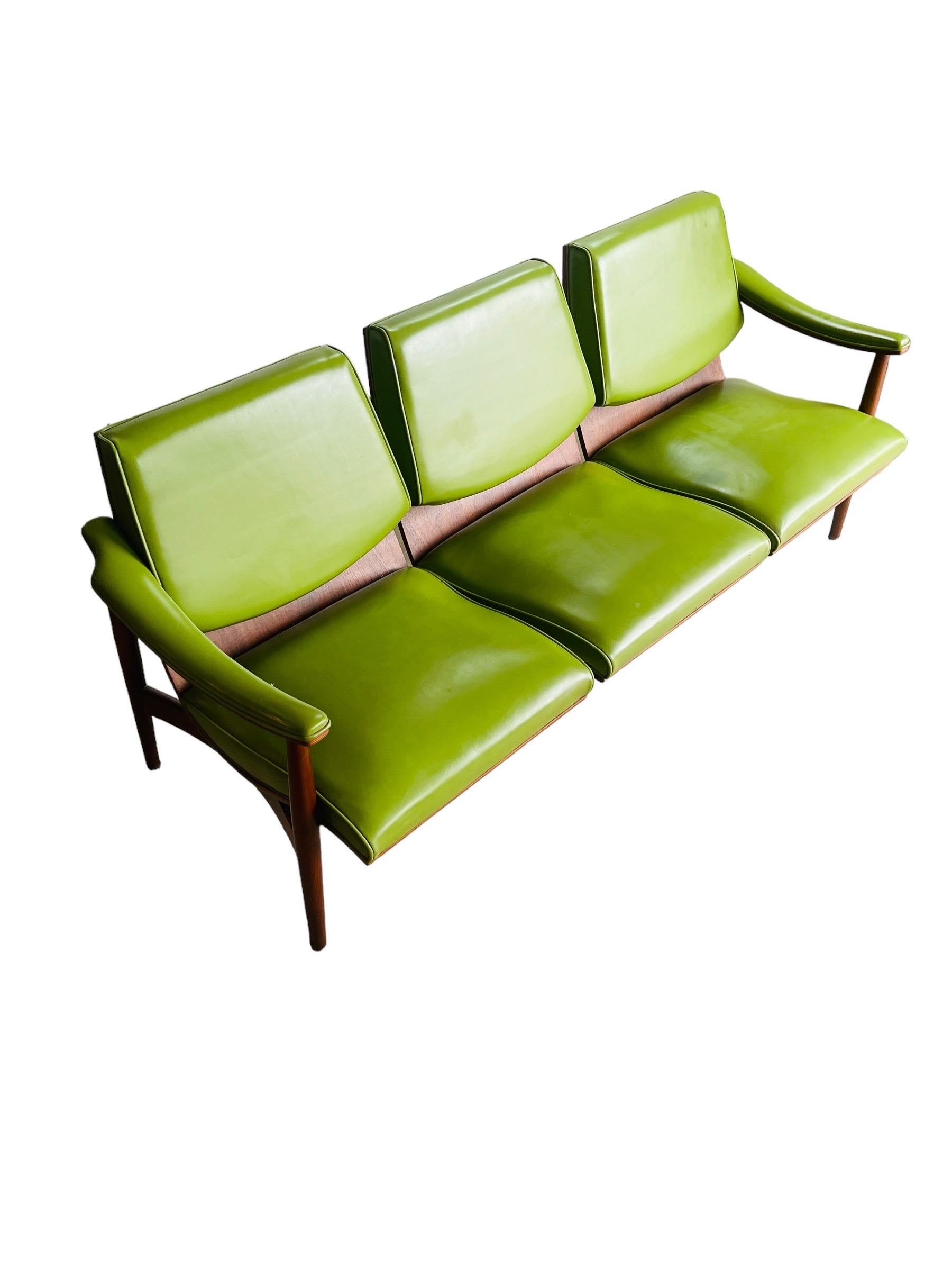 Mid Century Modern Thonet Bentwood Sofa  For Sale 3