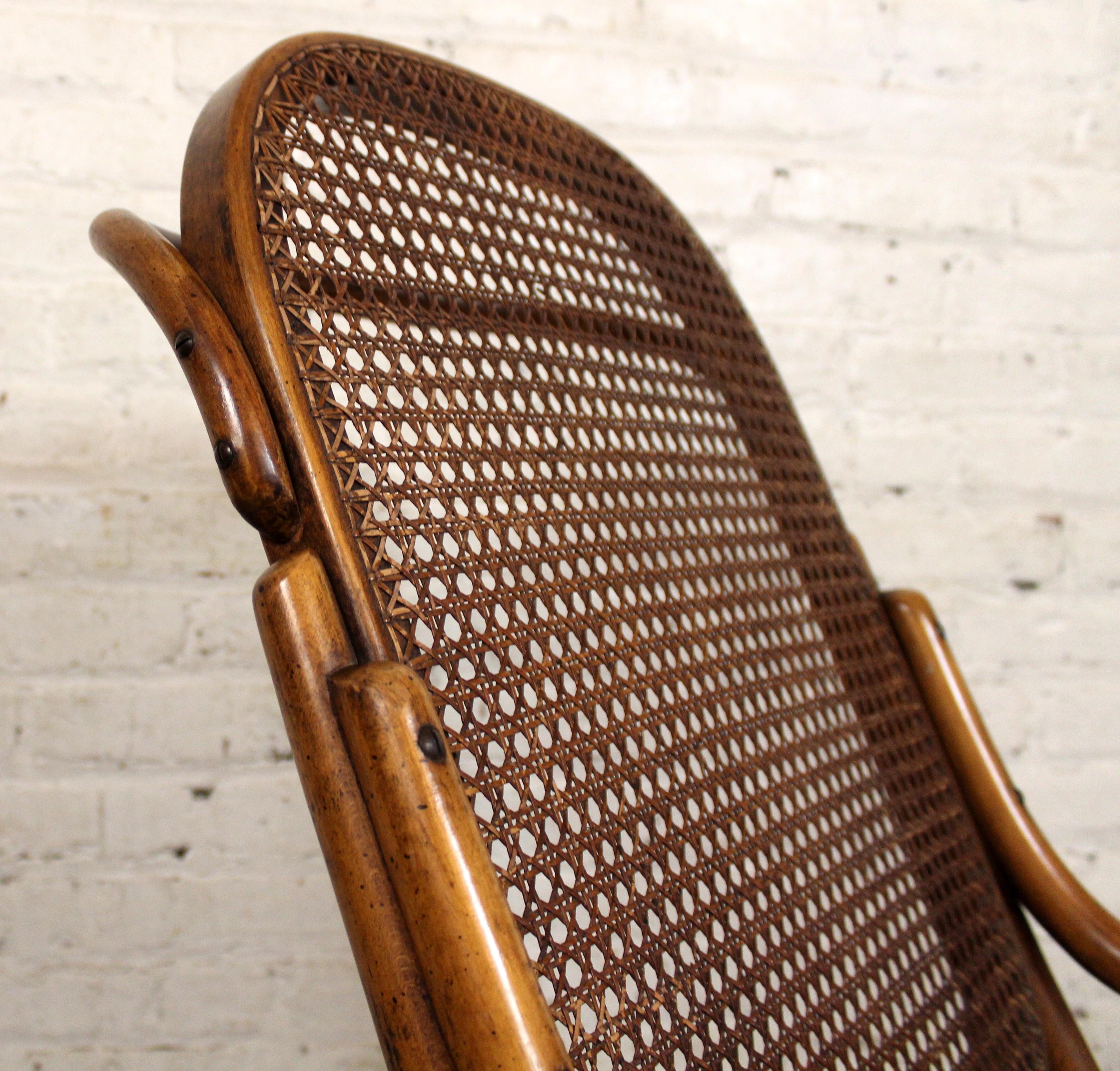 Sedia a dondolo Thonet di Stendig Co. in vendita 3