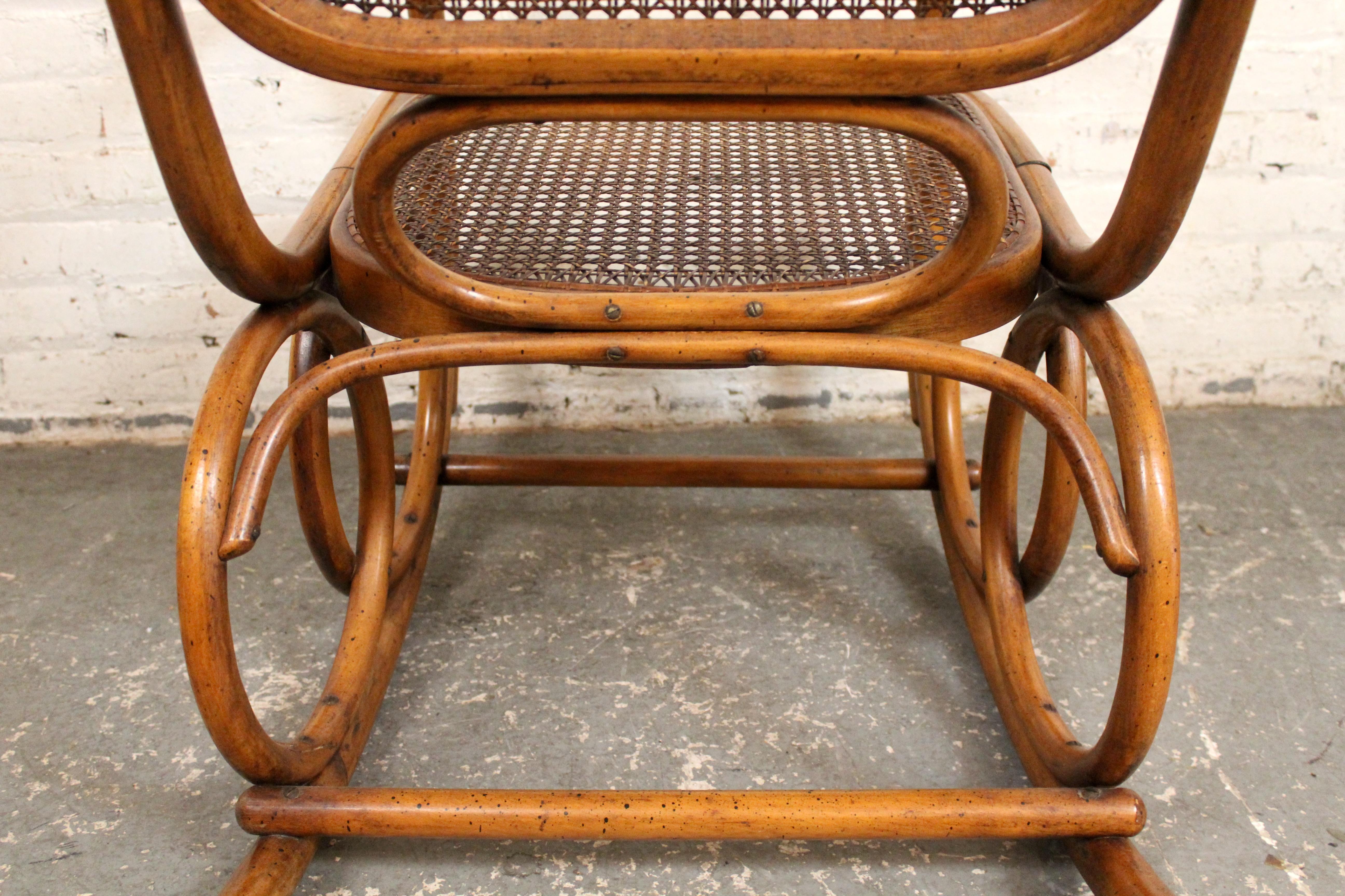 Sedia a dondolo Thonet di Stendig Co. in vendita 8
