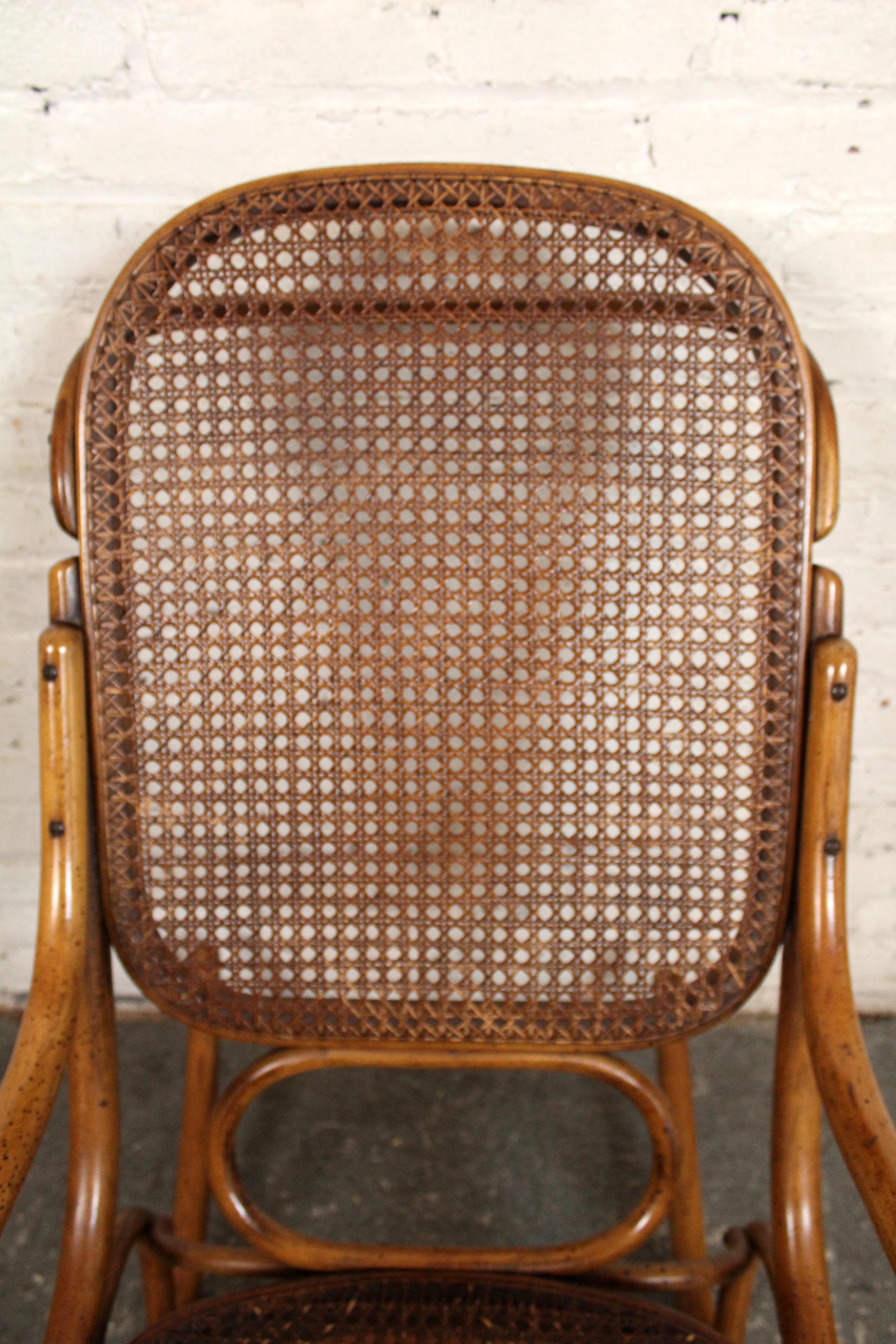 Sedia a dondolo Thonet di Stendig Co. in vendita 2