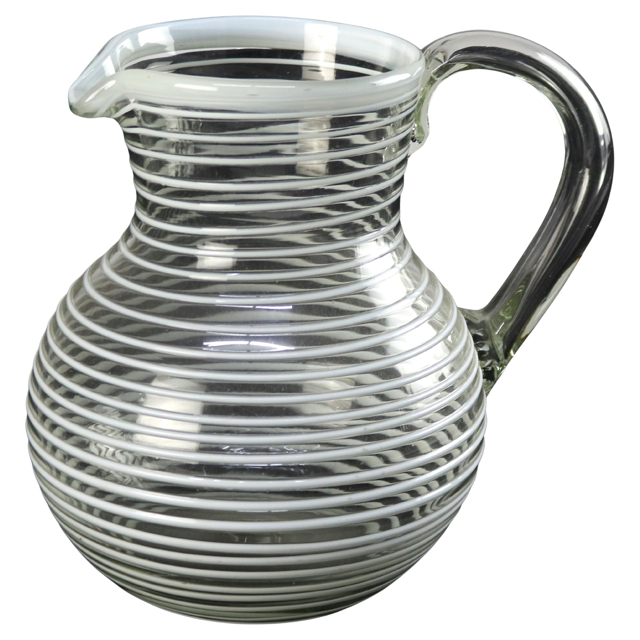 Jarra de zumo de vidrio artístico moderno de mediados de siglo XX