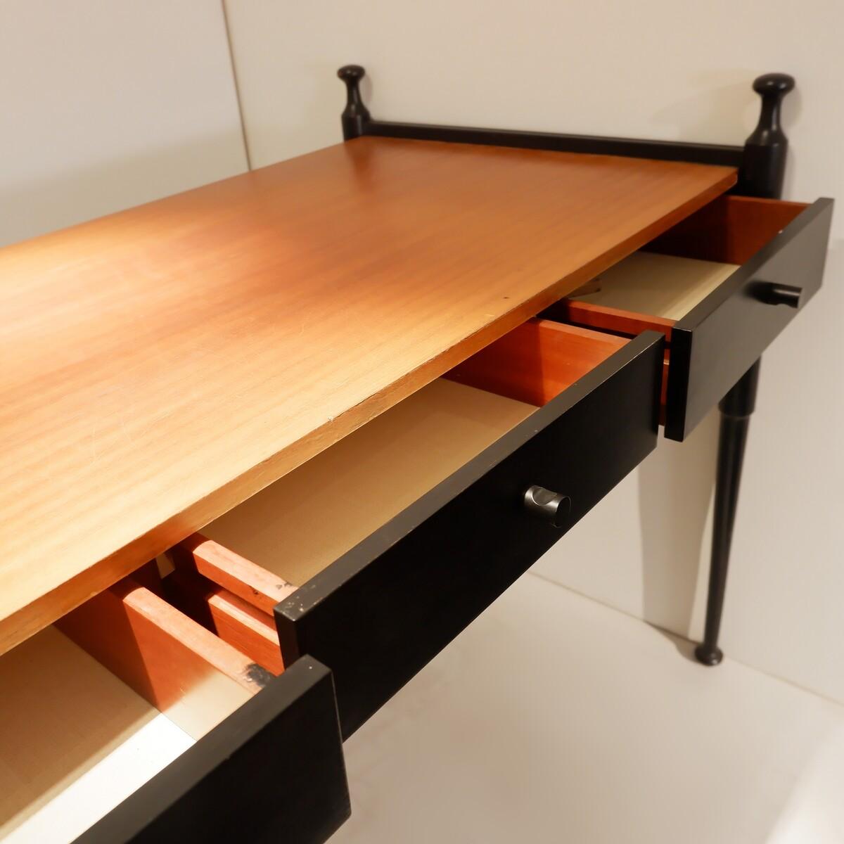 Mid Century Modern three-drawer desk For Sale 2
