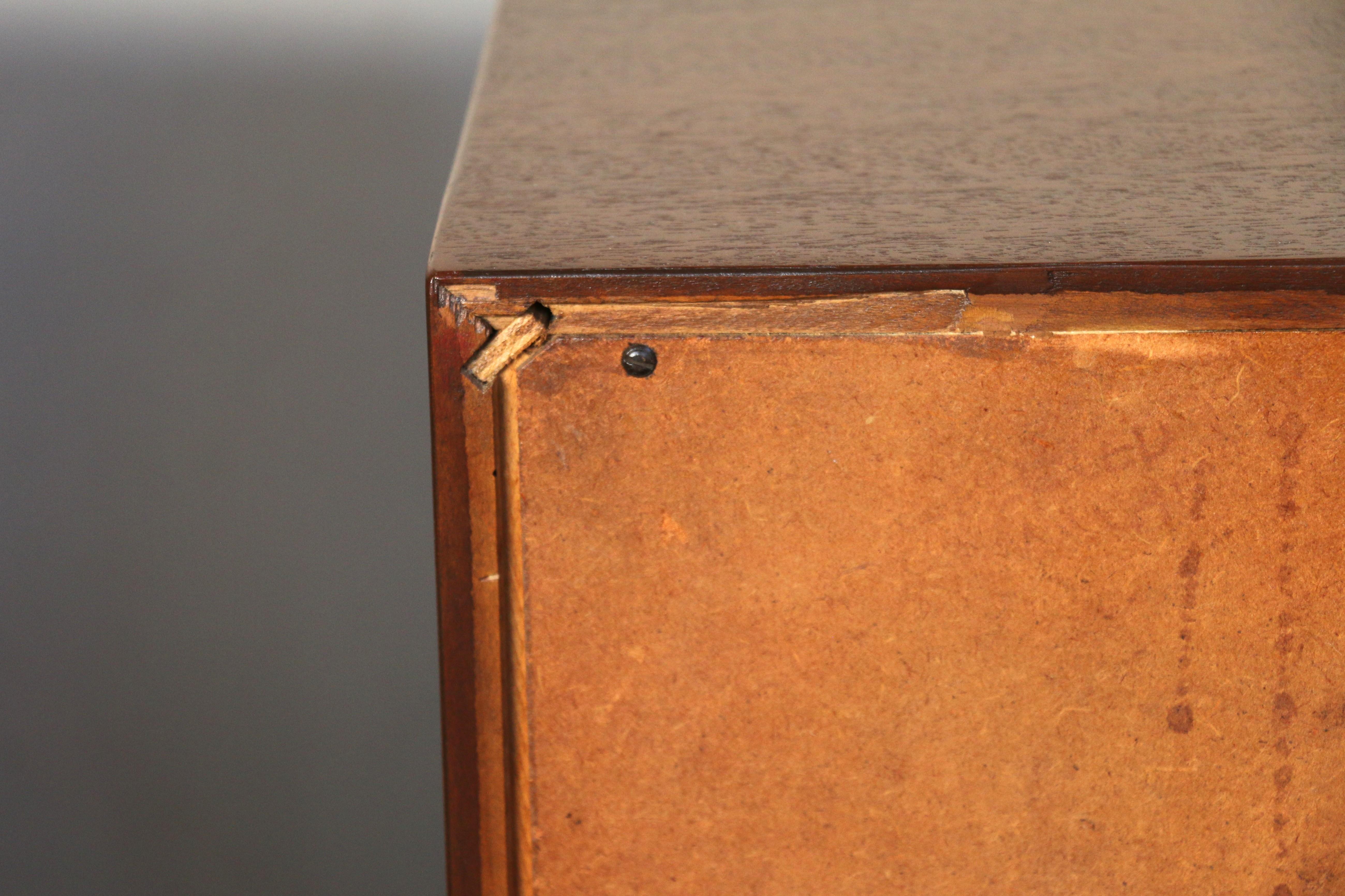 Mid-Century Modern Three Drawers Nightstands by American of Martinsville, c.1960 For Sale 5