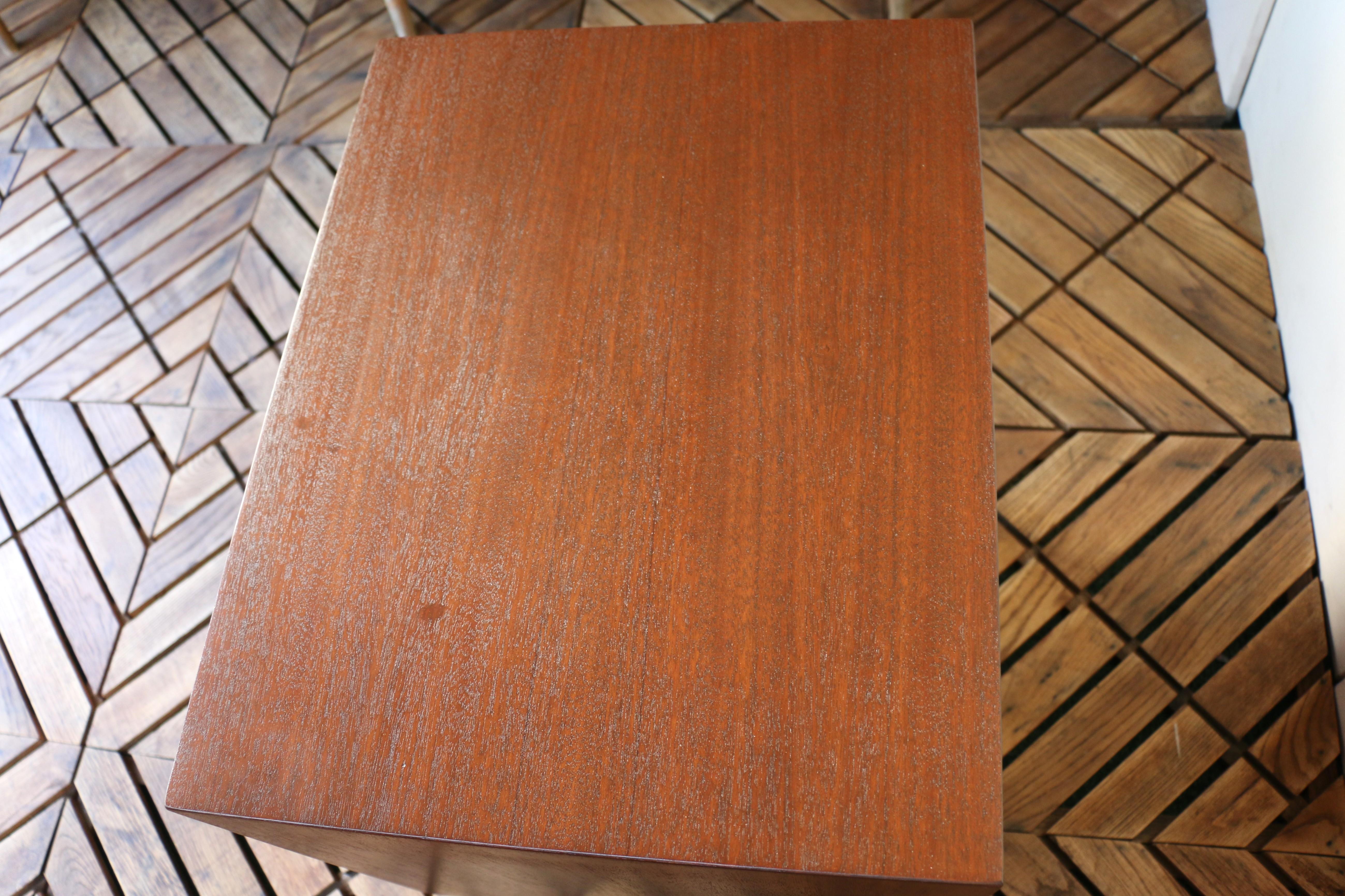 Mid-Century Modern Three Drawers Nightstands by American of Martinsville, c.1960 For Sale 9