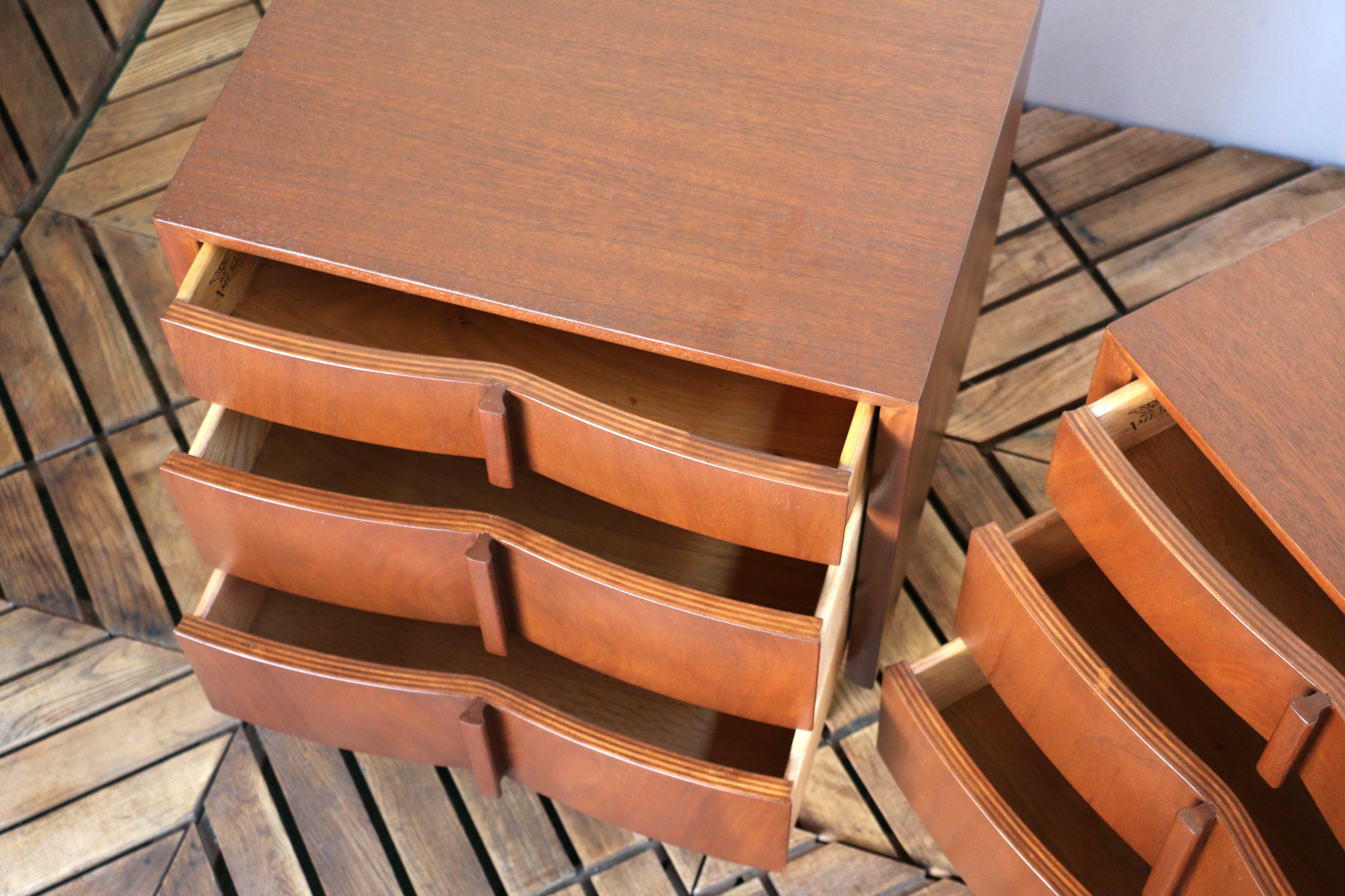 Mid-Century Modern Three Drawers Nightstands by American of Martinsville, c.1960 For Sale 13