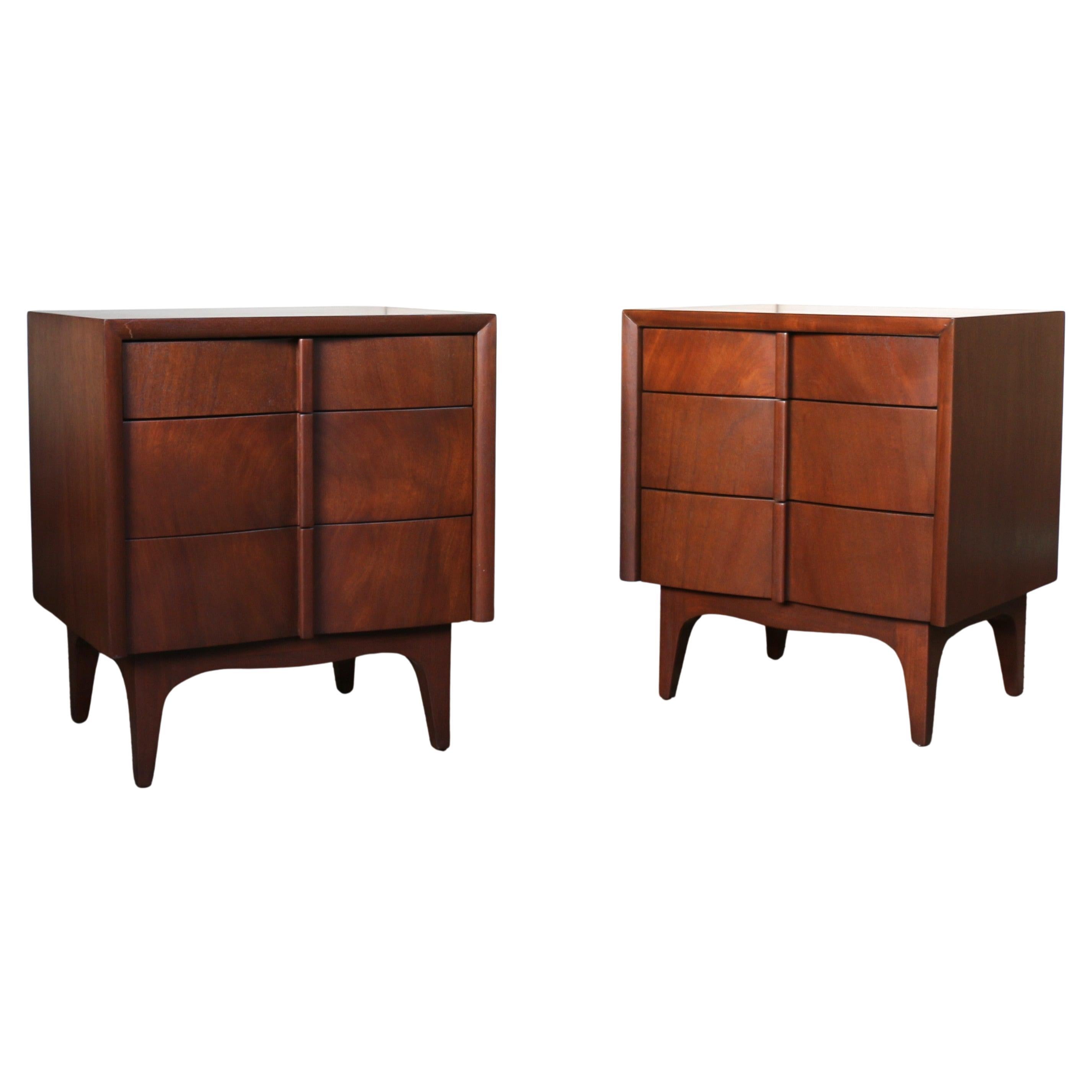 Spectacular pair of Mid-Century Modern nightstands. These nightstands were produced by American of Martinsville, ( they have the maker’s mark inside a drawer), and they are original from the 1960’s. These wonderful pair of nightstands exemplify the