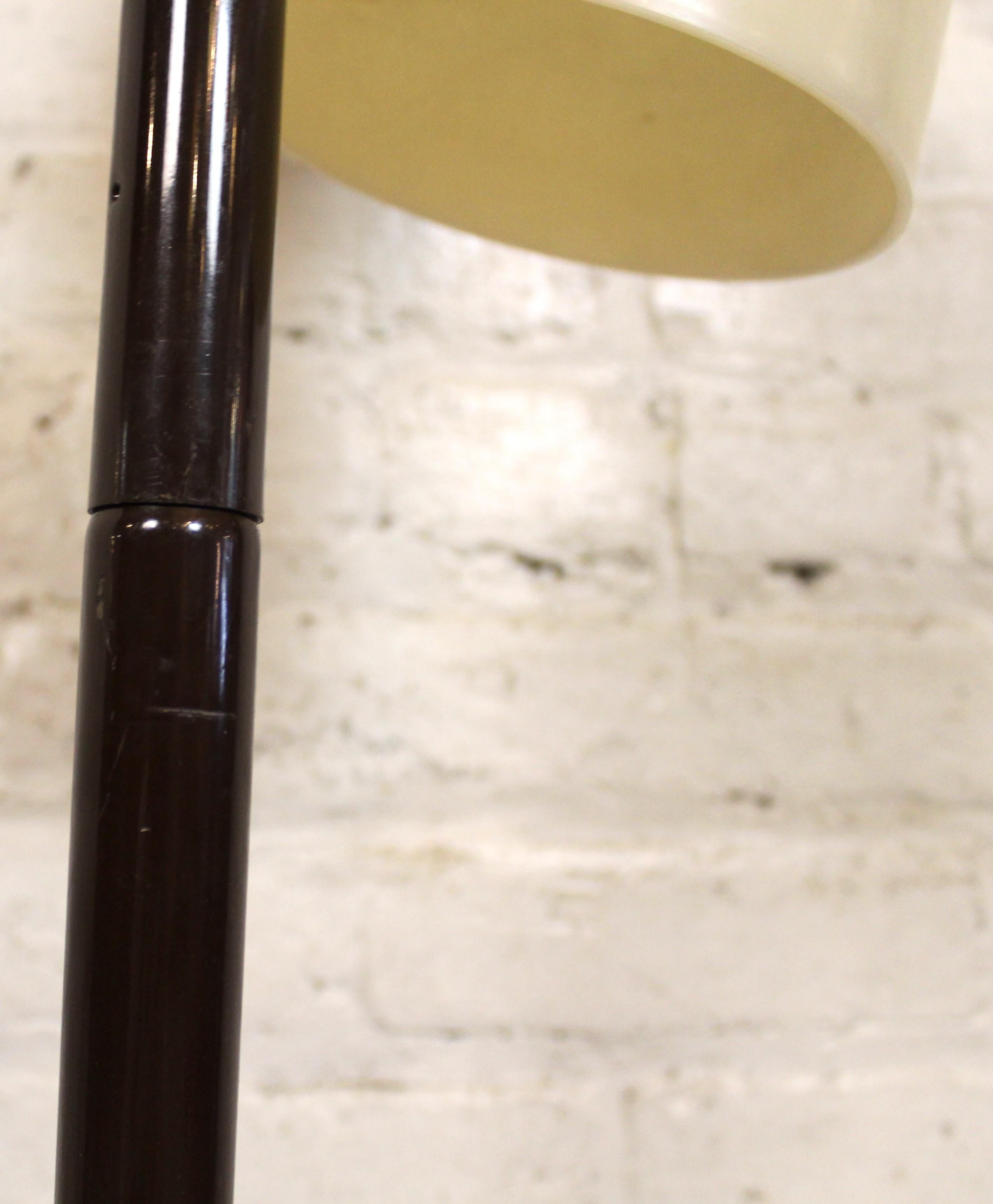 Metal Mid-Century Modern Three Head Tension Lamp Attr. Gerald Thurston for Lightolier For Sale