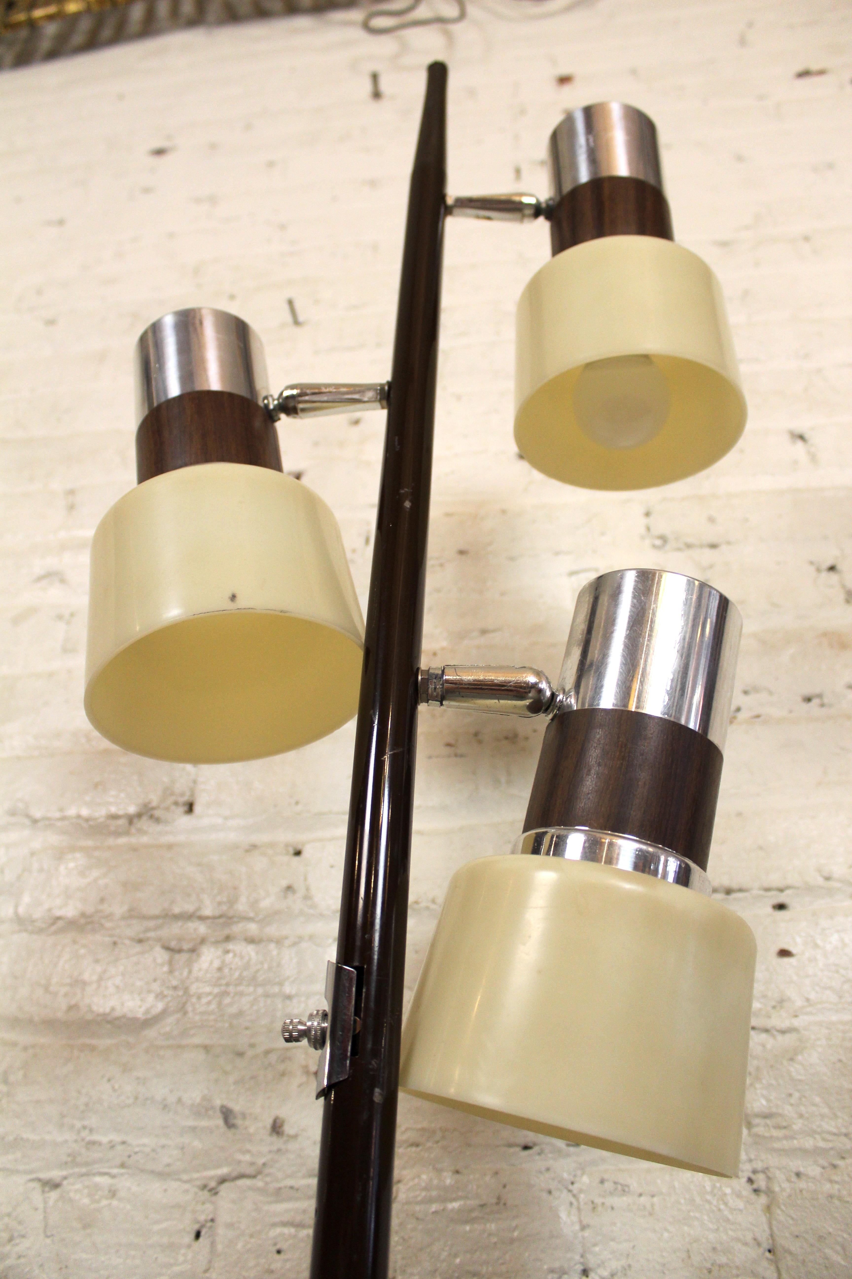 Mid-Century Modern Three Head Tension Lamp Attr. Gerald Thurston for Lightolier For Sale 1
