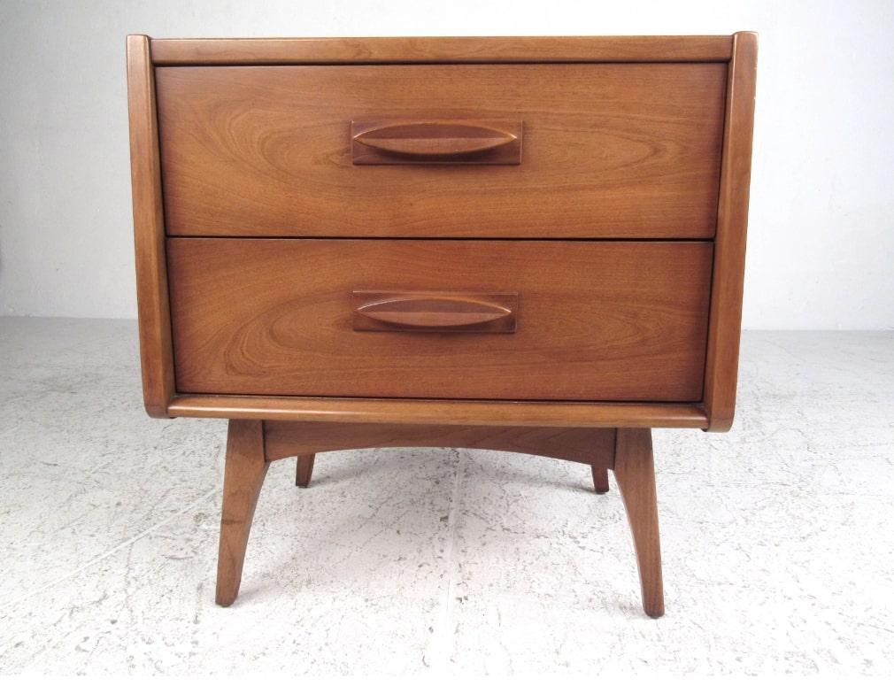 Mid-Century Modern Three-Piece Bedroom Set In Good Condition In Brooklyn, NY