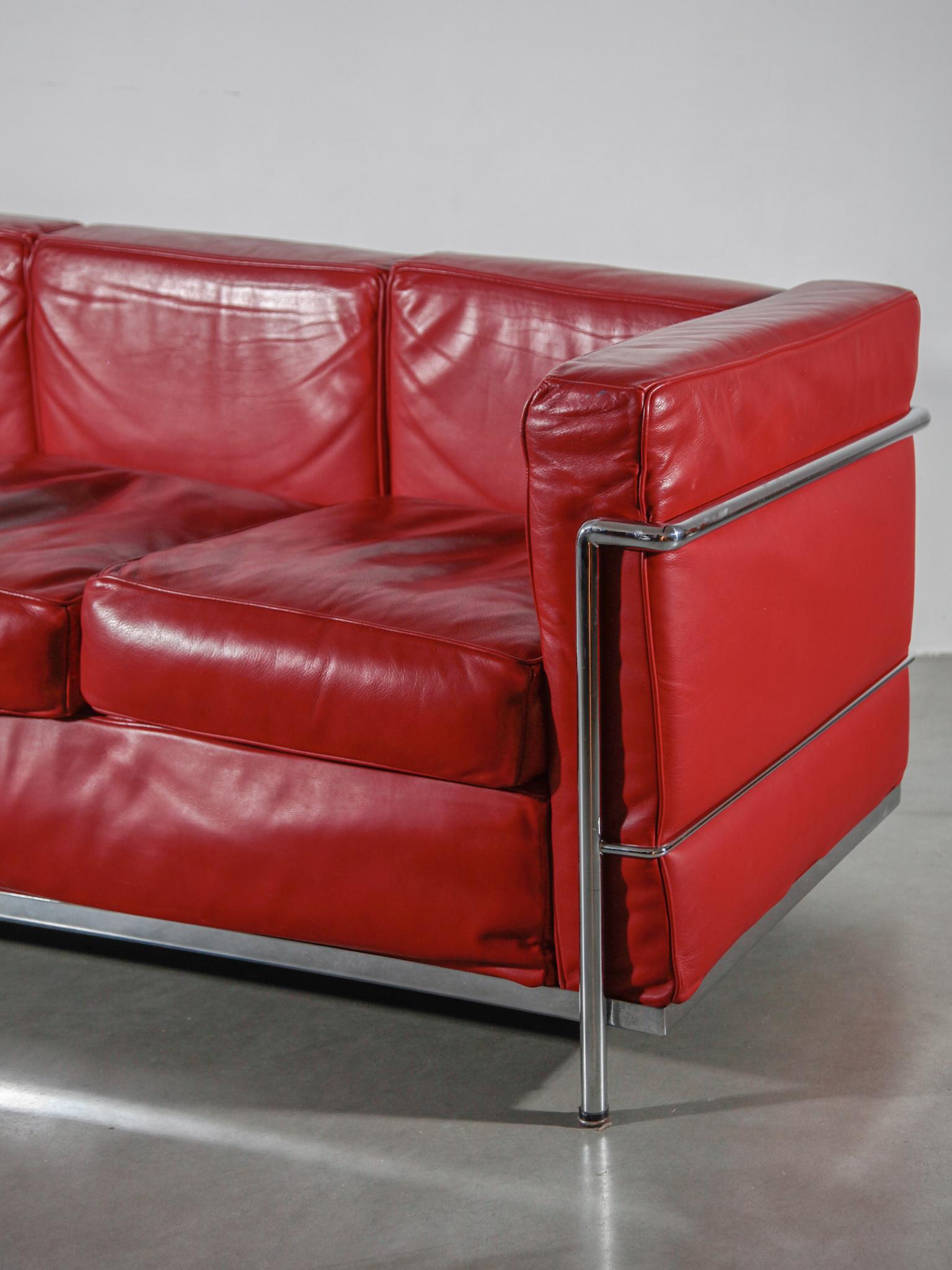 Hand-Crafted Mid-century Modern Three Seat Sofa In Red Leather, 1980s attributed Le Corbusier