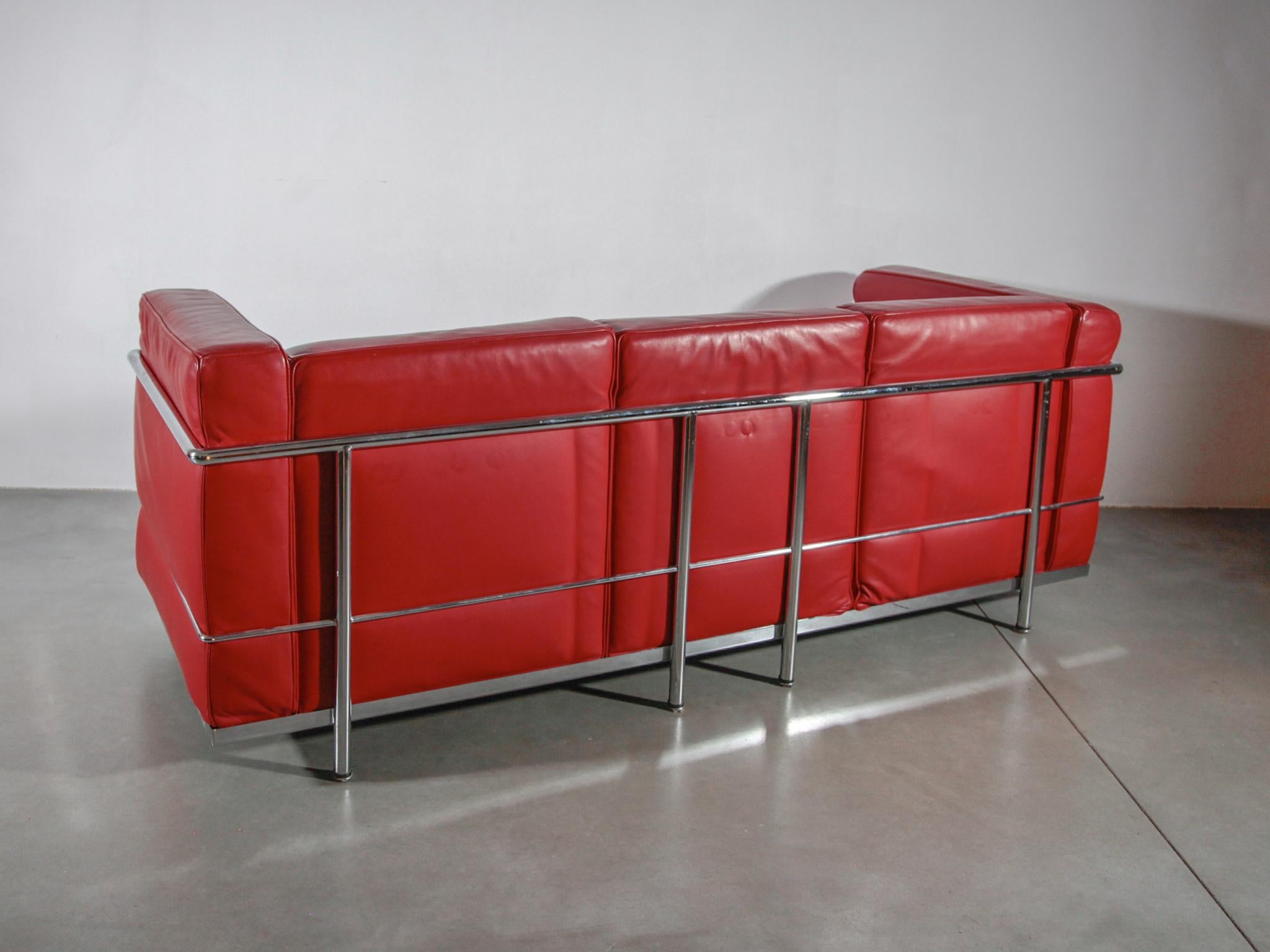 Late 20th Century Mid-century Modern Three Seat Sofa In Red Leather, 1980s attributed Le Corbusier