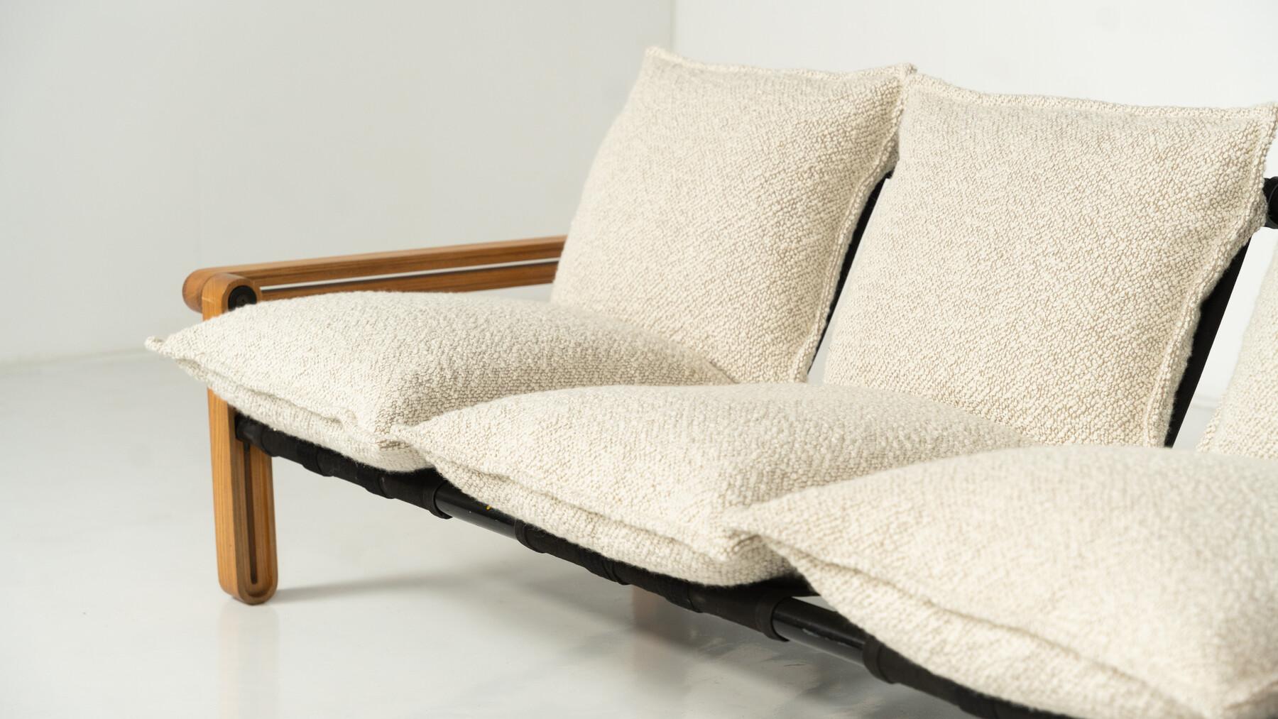 Mid-Century Modern Three-Seater Sofa, 1960s - New Upholstery en vente 7