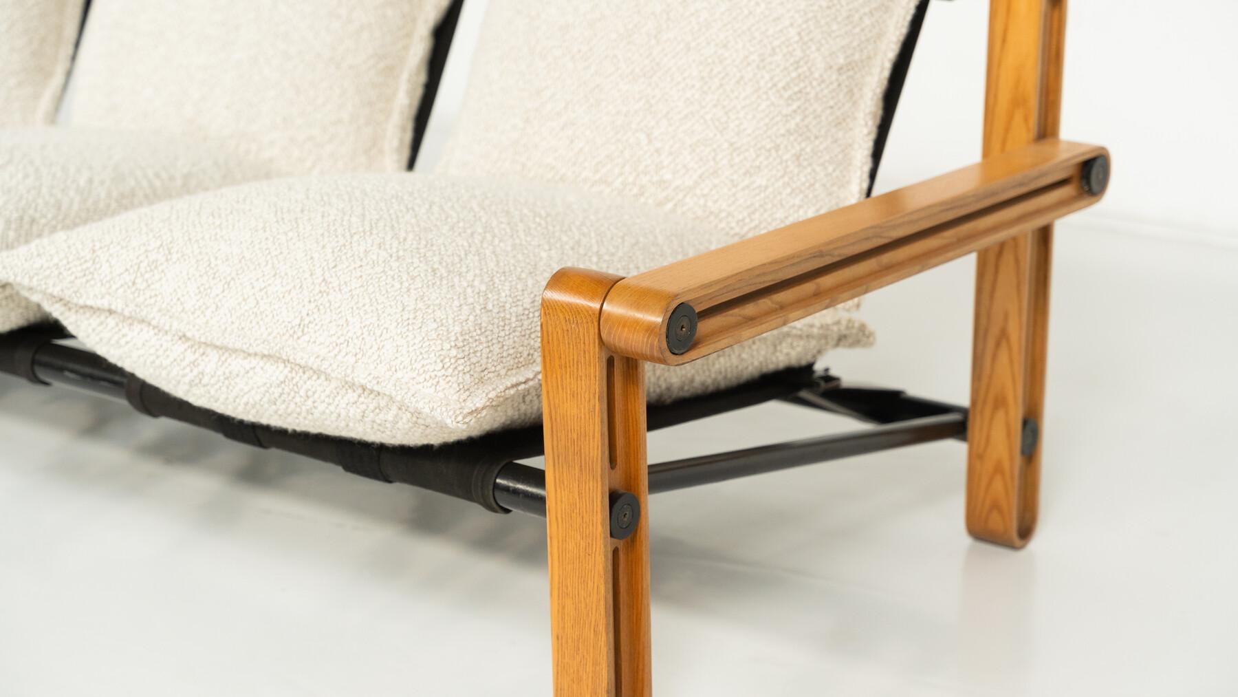 Mid-Century Modern Three-Seater Sofa, 1960s - New Upholstery en vente 8