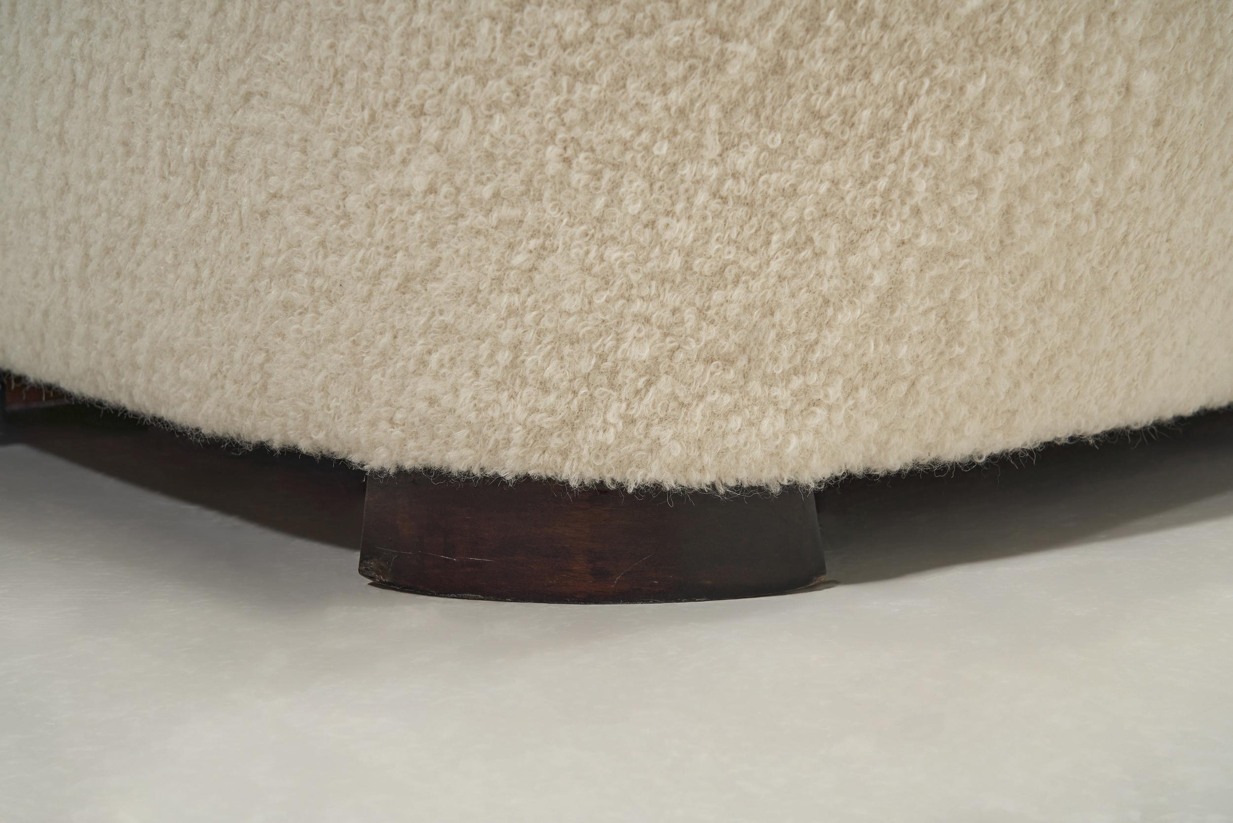 Mid Century Modern Three-Seater Sofa, Europe 1960s For Sale 9