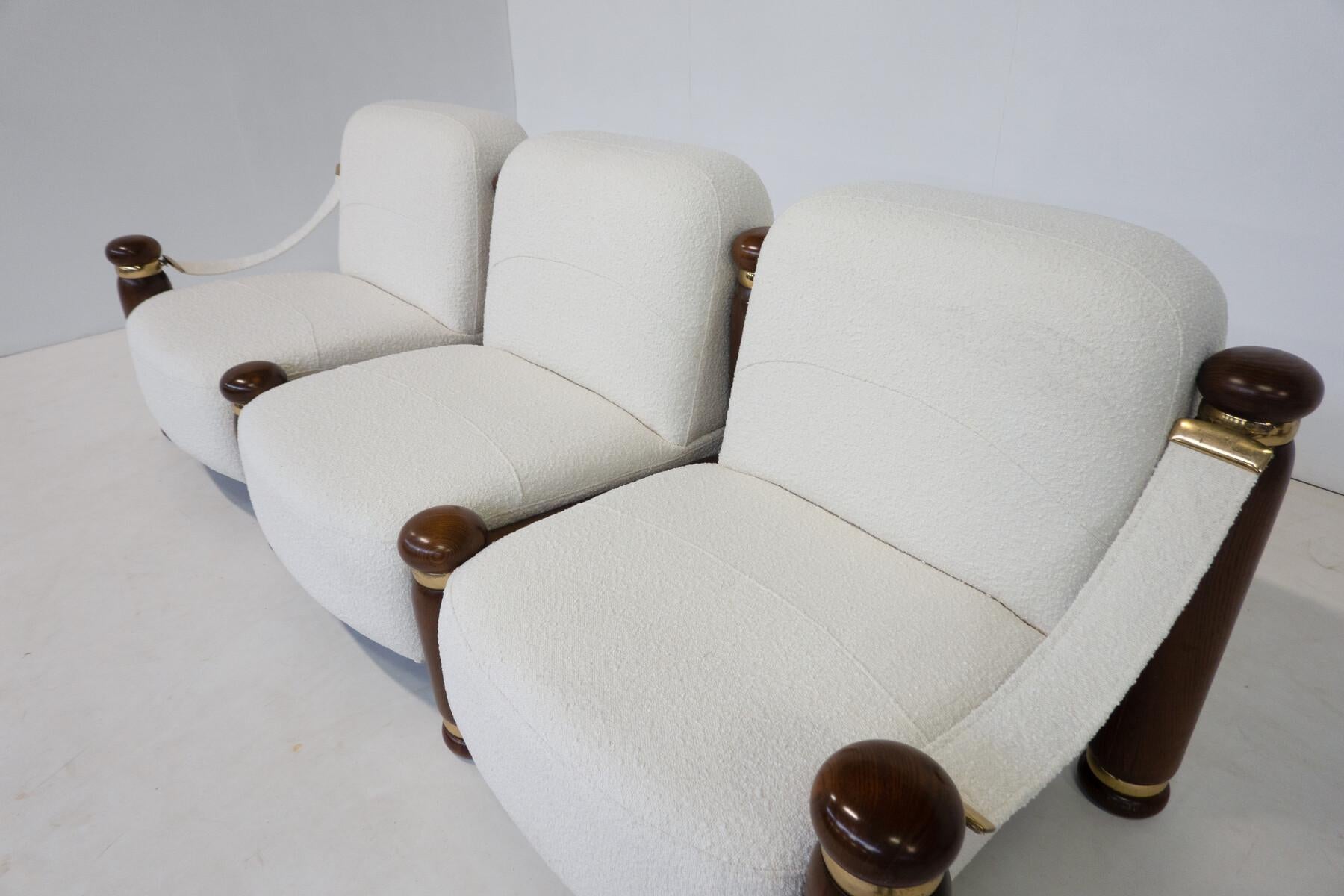 Modernes Dreisitzer-Sofa aus der Mitte des Jahrhunderts, Italien, 1970er Jahre, neu gepolstert im Angebot 1