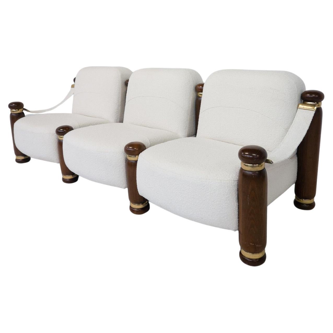 Modernes Dreisitzer-Sofa aus der Mitte des Jahrhunderts, Italien, 1970er Jahre, neu gepolstert im Angebot