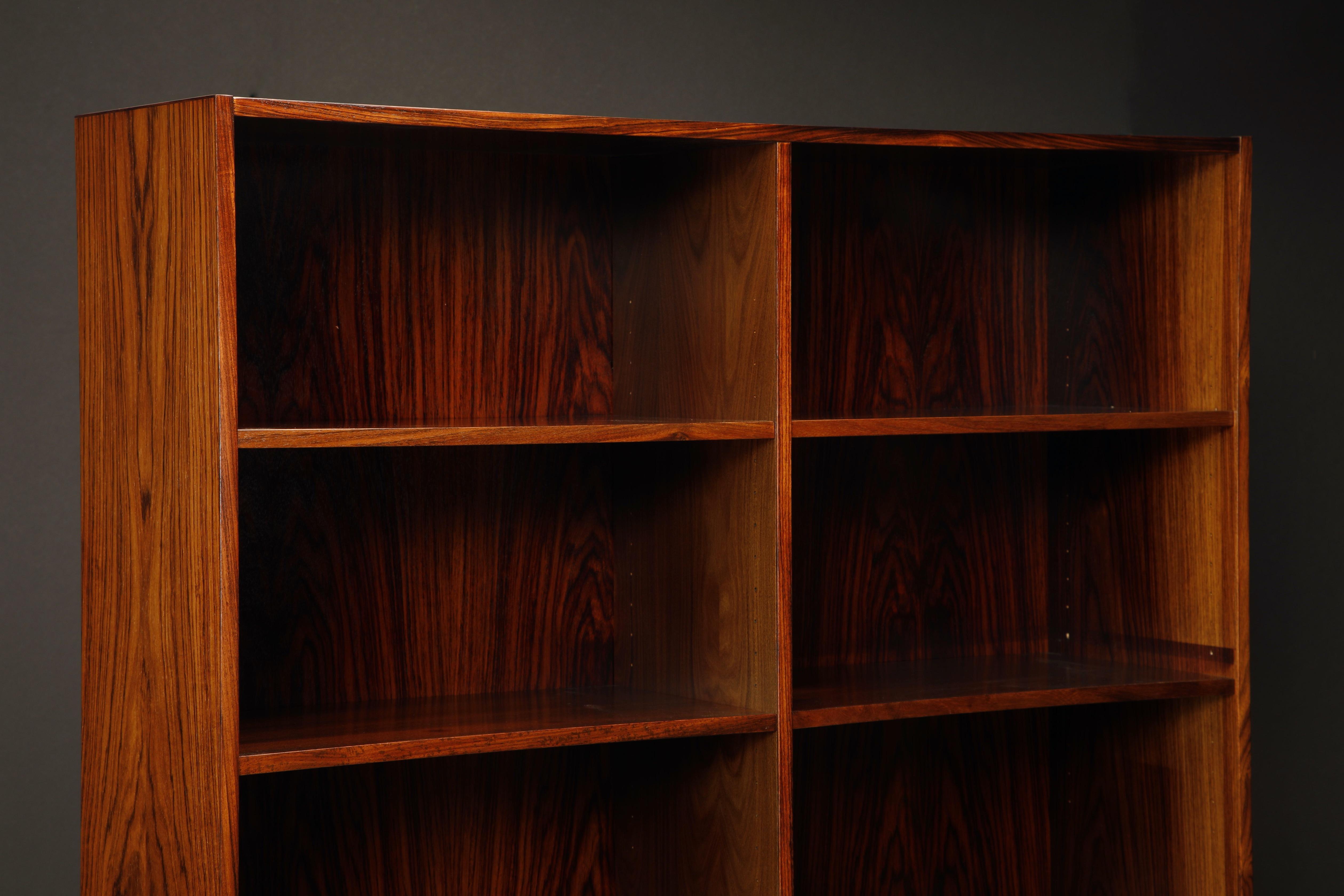 Mid-Century Modern Three Section Exotic Rosewood Bookcase, circa 1970s 6