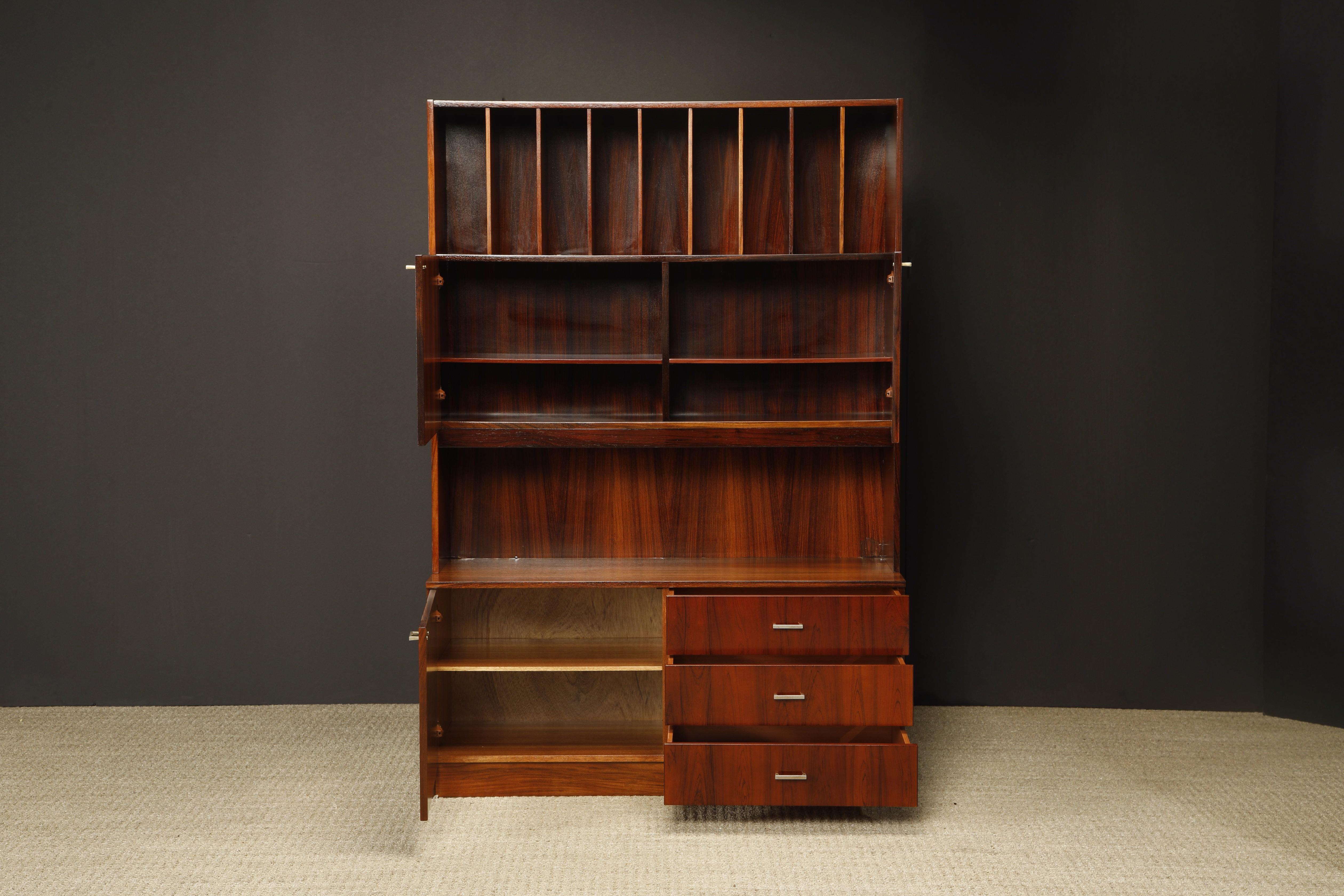 Mid-Century Modern Three Section Exotic Rosewood Bookcase, circa 1970s 1