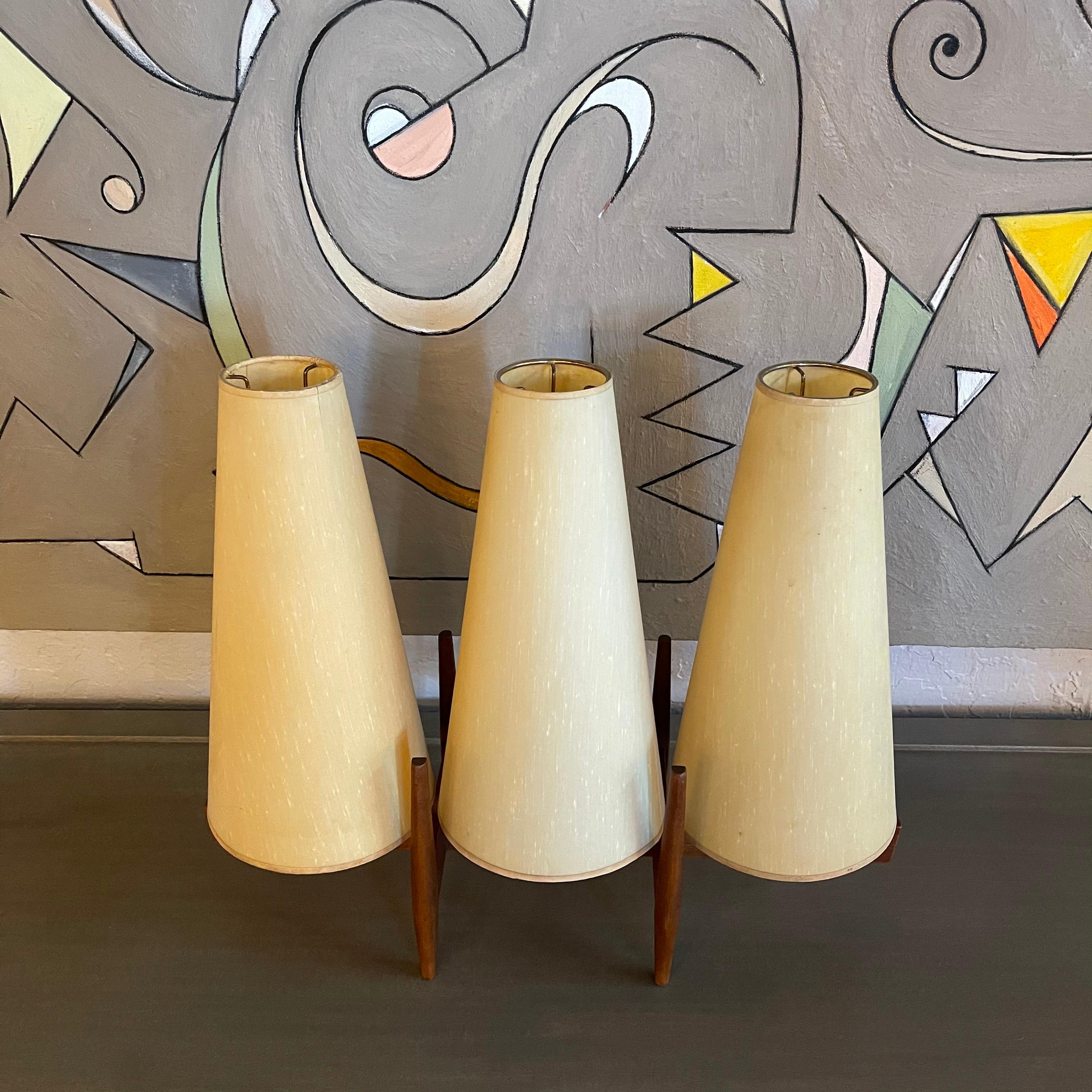 Mid-Century Modern Three Shade Table Lamp by John Keal For Modeline 5