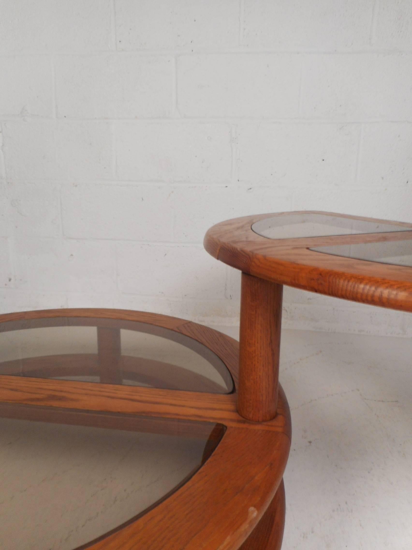 Mid-Century Modern Three Tier Expandable Coffee Table 3