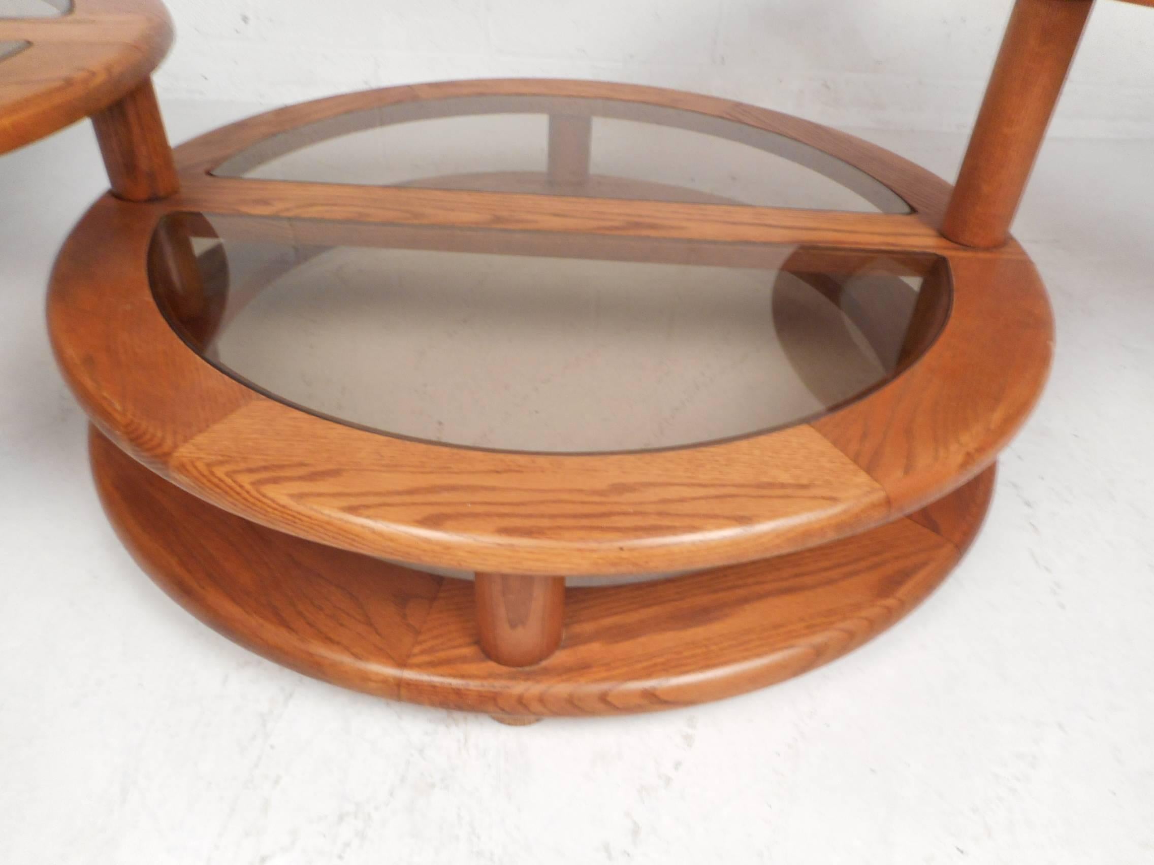 Late 20th Century Mid-Century Modern Three Tier Expandable Coffee Table