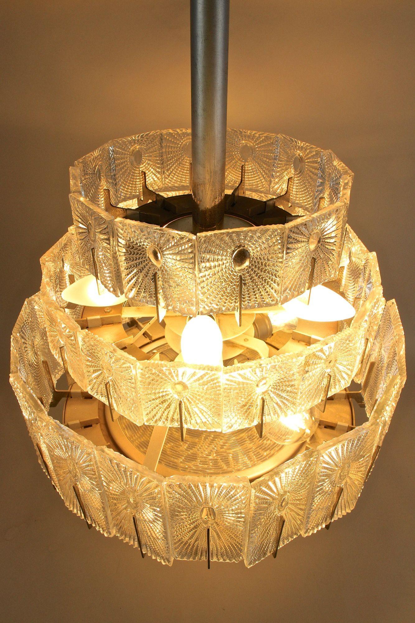 Lustre à trois niveaux en verre The Moderns par Rupert Nikoll, Autriche années 1950 en vente 6