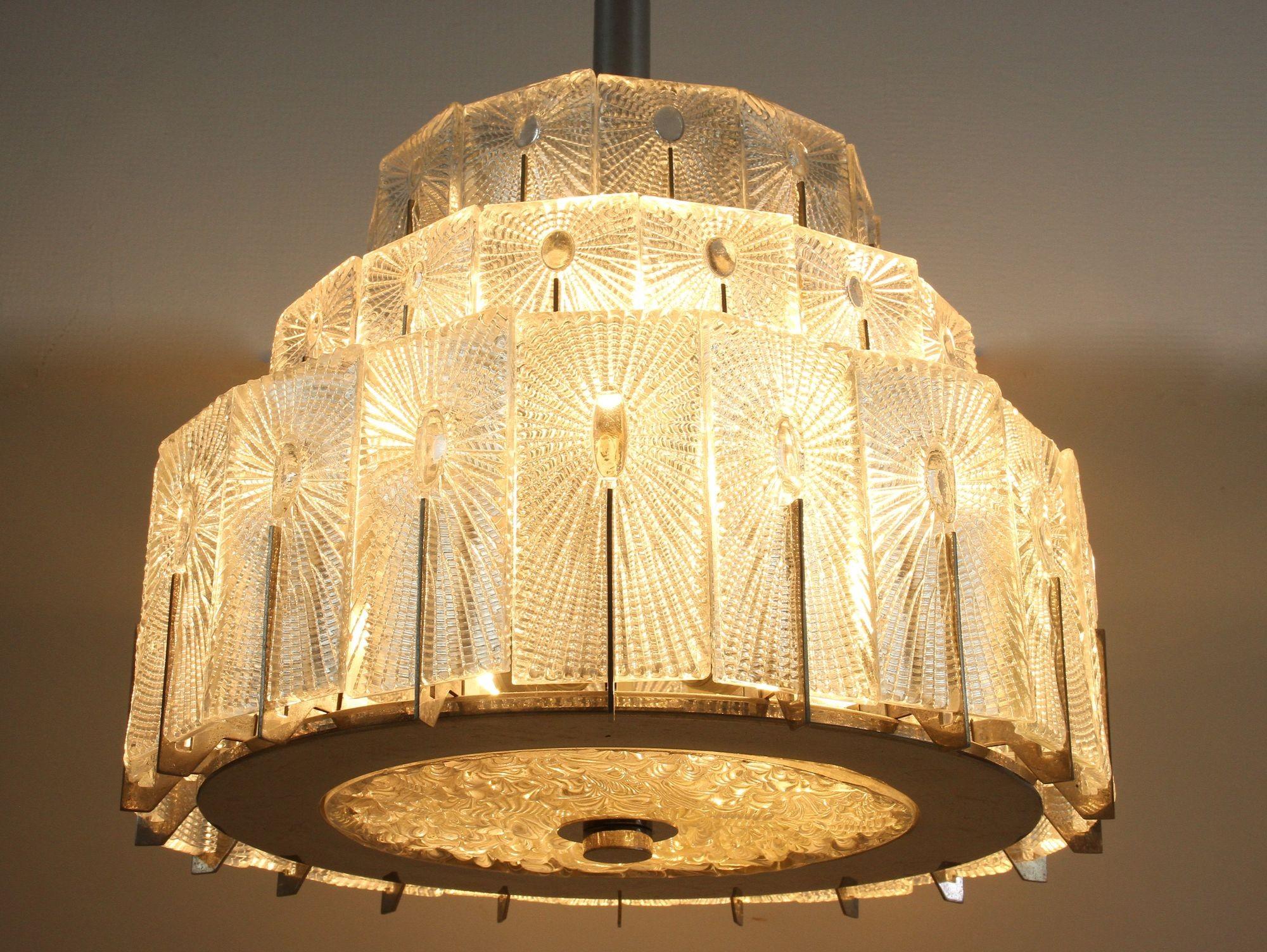 Lustre à trois niveaux en verre The Moderns par Rupert Nikoll, Autriche années 1950 en vente 10