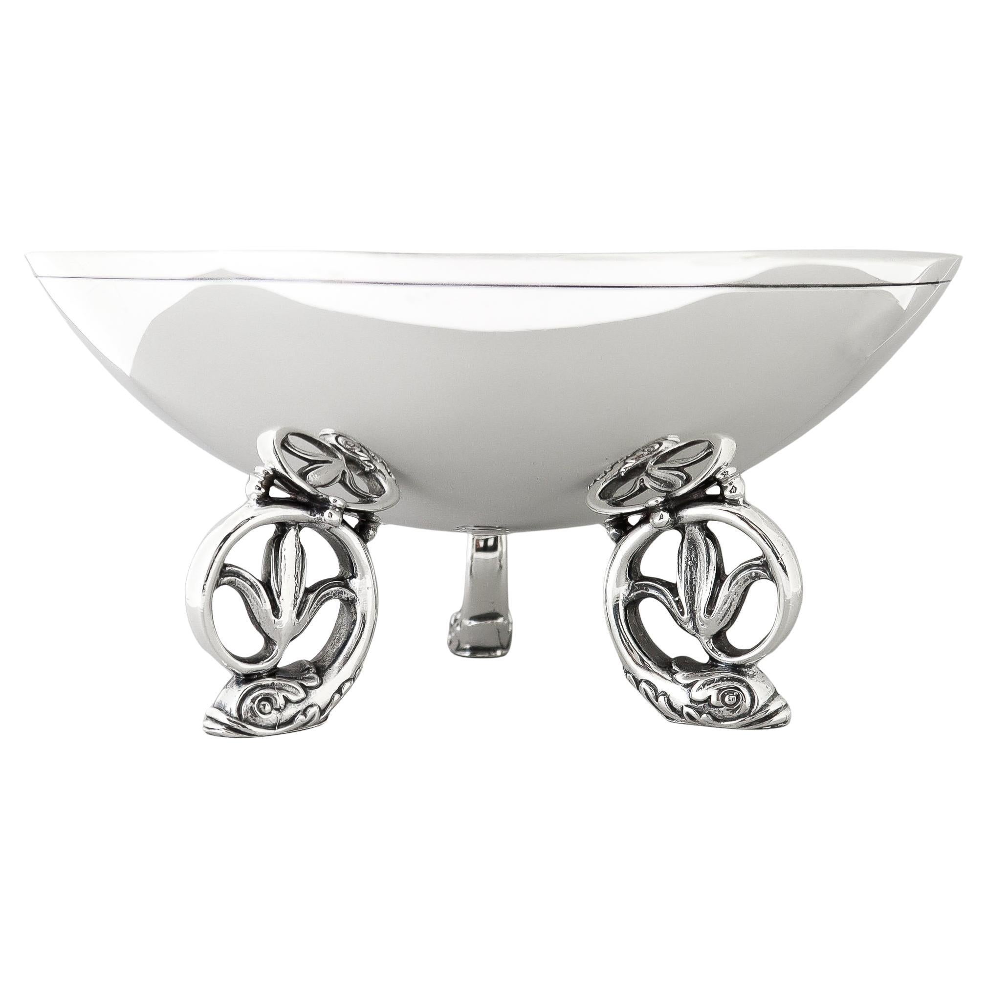 Ciotola in argento Tiffany & Co. in stile metà secolo moderno con piedini a delfino in vendita