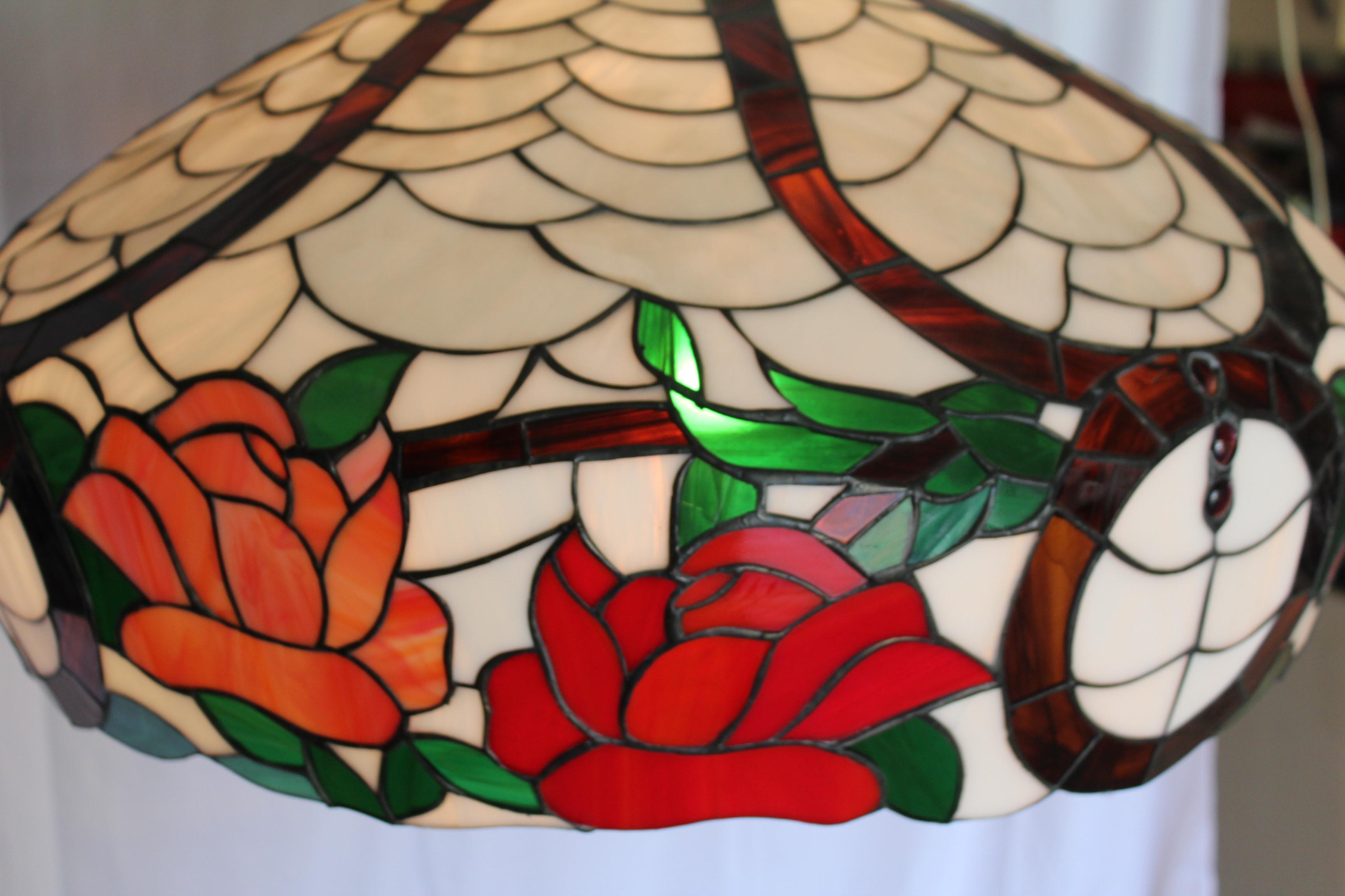 Fin du 20e siècle Abat-jour de type Tiffany mi-siècle moderne, grand avec fleurs en vente