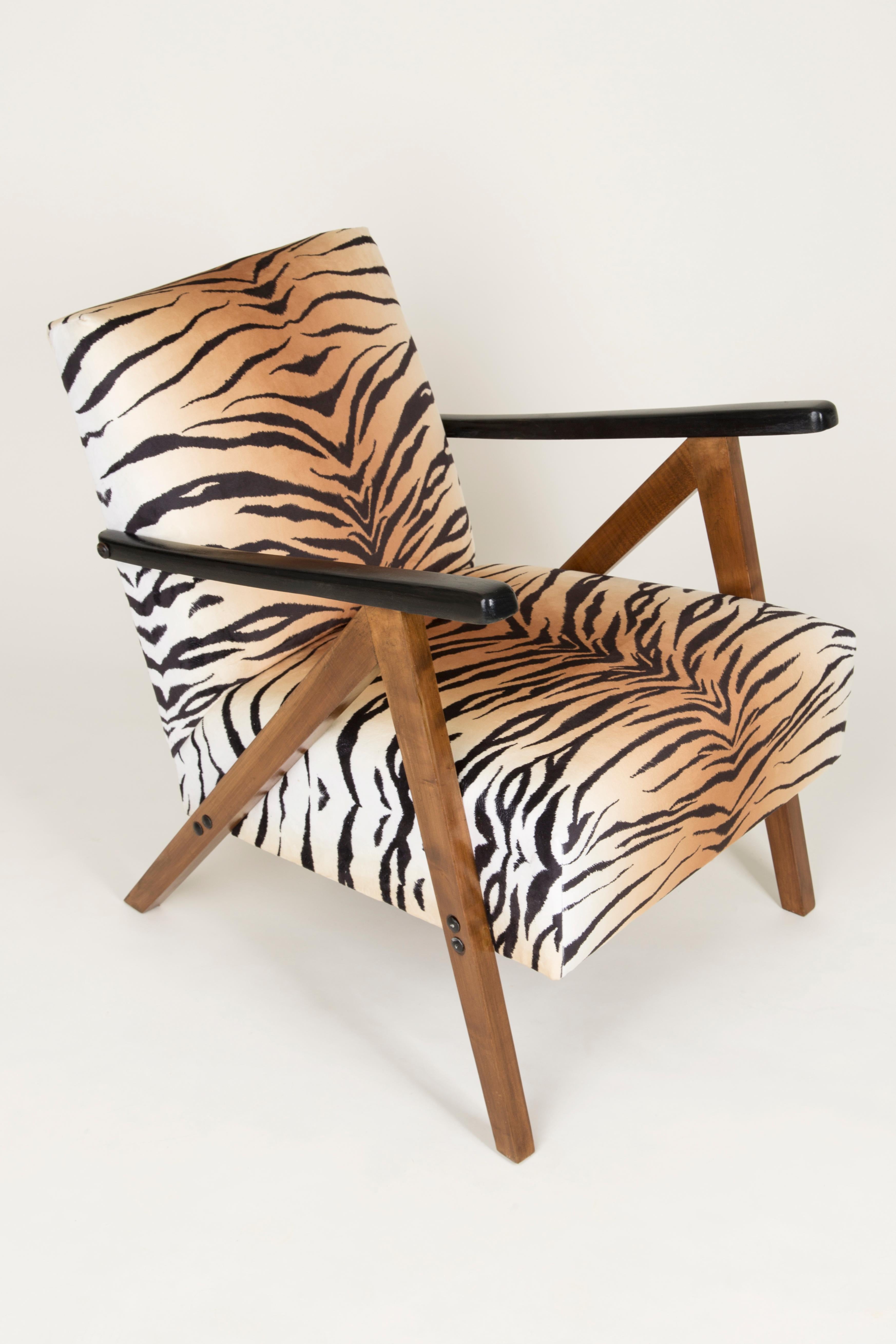 Moderner Sessel und Hocker mit Tigermuster aus der Mitte des Jahrhunderts, 1960er Jahre, Deutschland (Handgefertigt) im Angebot
