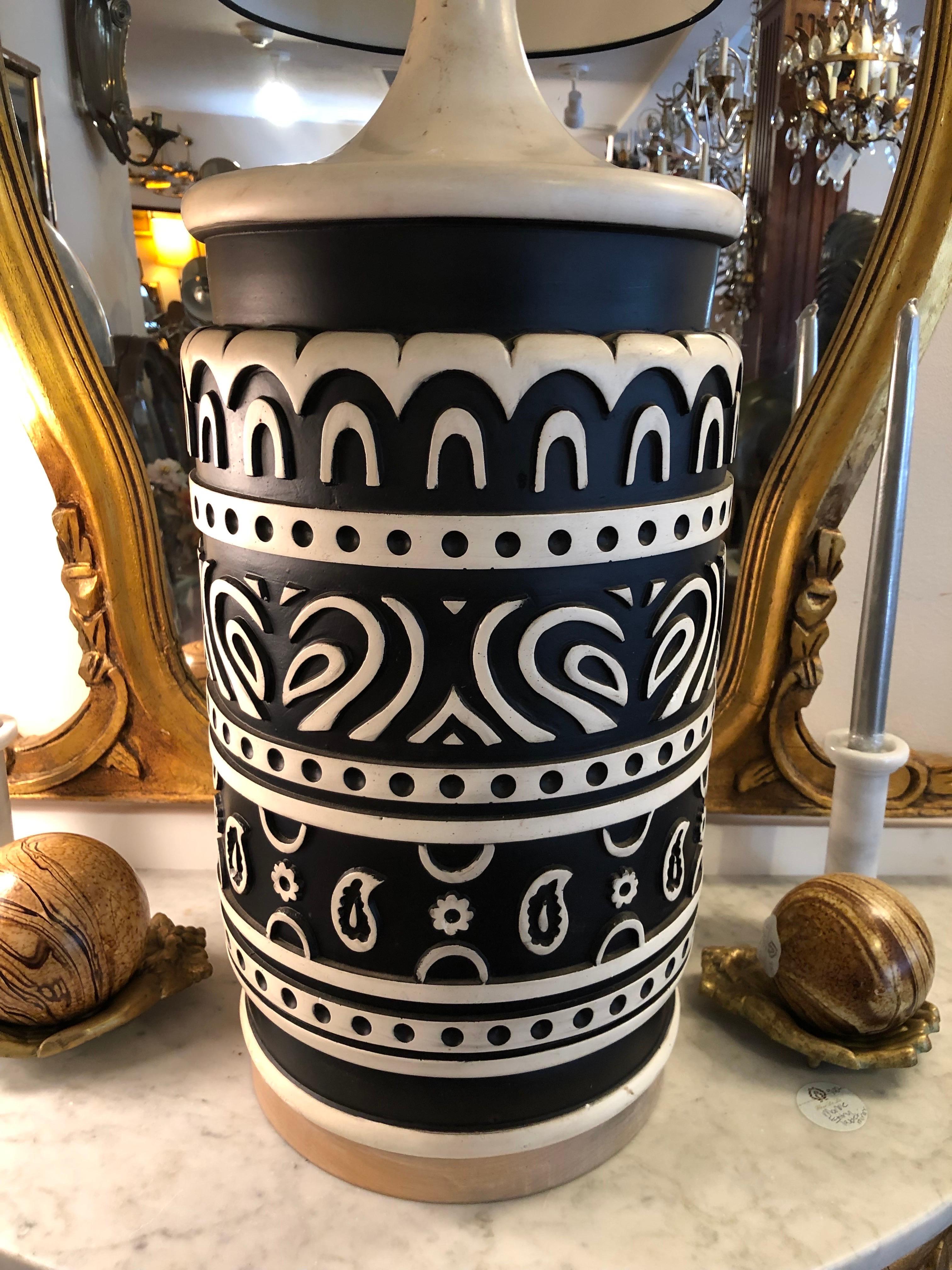 Mid-Century Modern Ceramic Tiki Lamp For Sale 5